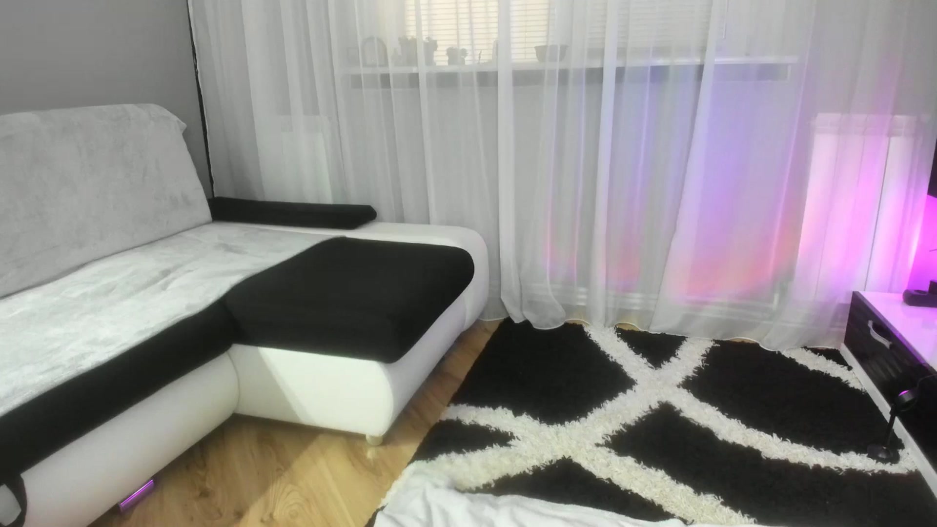 Gallery image thumbnail from WetSelf's myfreecams stream on, 11/18/2025, 08:44 image 19 of 20