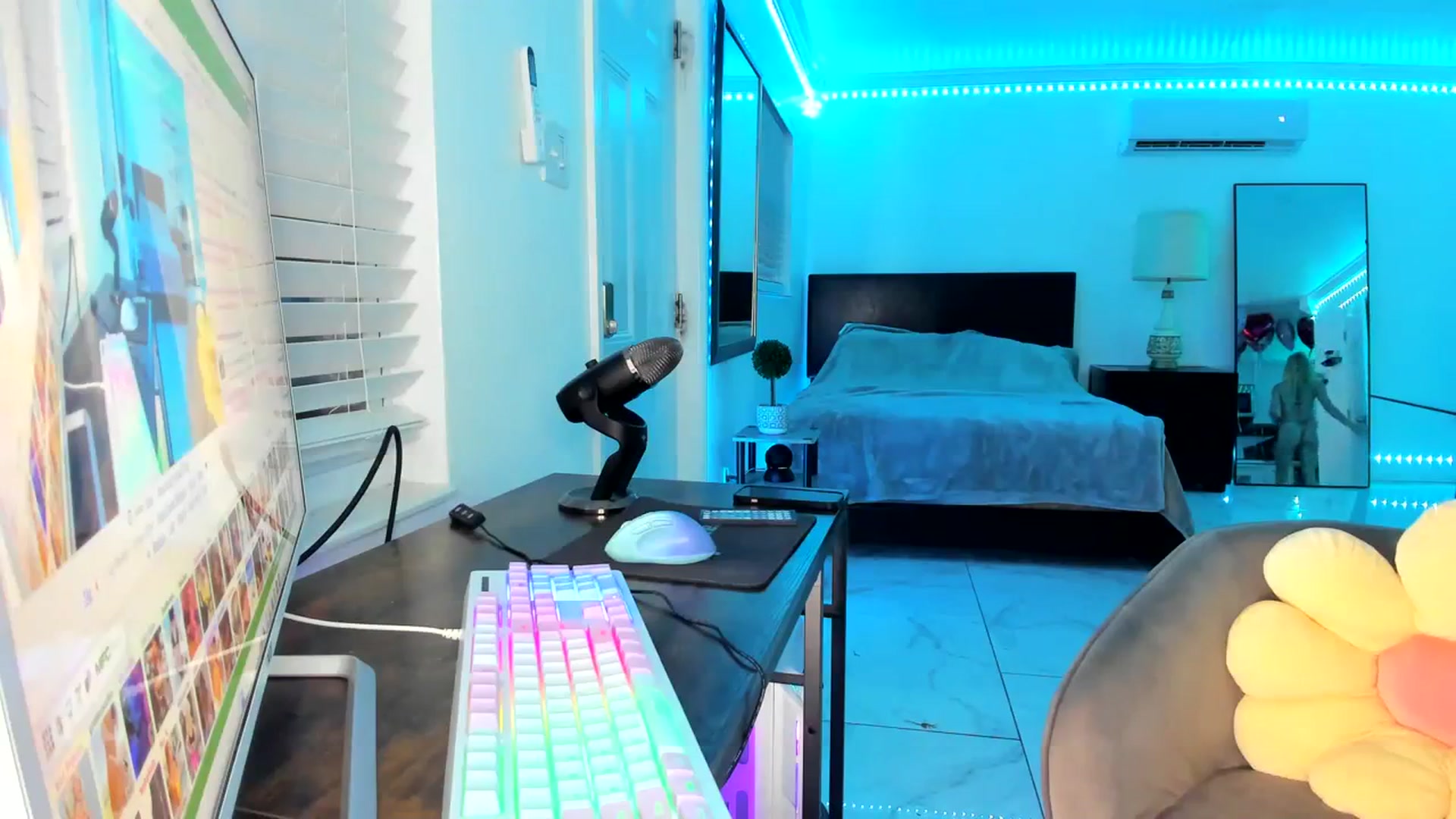 Gallery image thumbnail from Wet_Princess's myfreecams stream on, 03/07/2024, 02:52 image 2 of 20