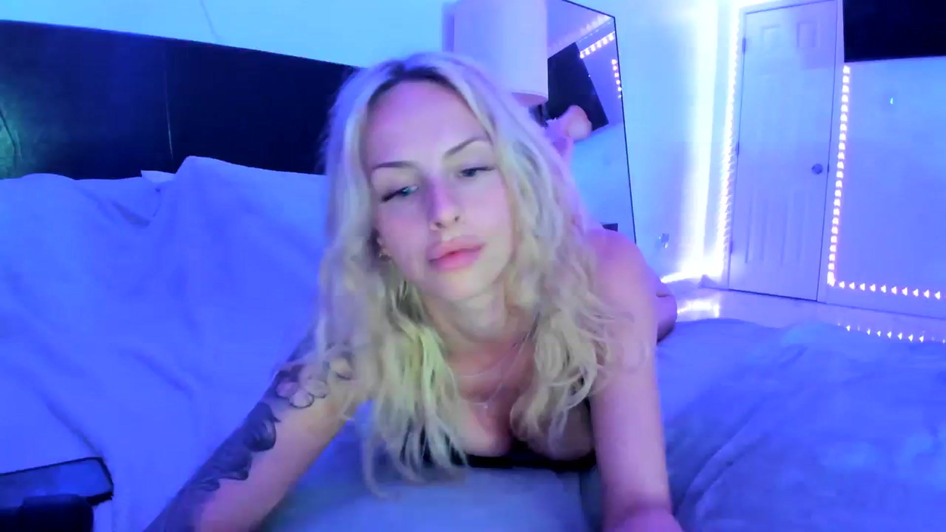 Gallery image thumbnail from Wet_Princess's myfreecams stream on, 03/10/2024, 03:26 image 8 of 20