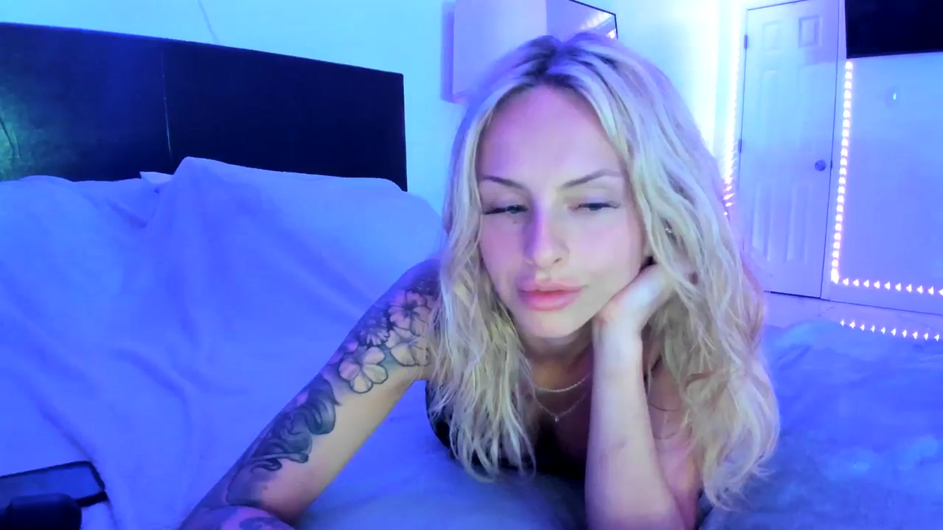 Gallery image thumbnail from Wet_Princess's myfreecams stream on, 03/10/2024, 03:26 image 9 of 20