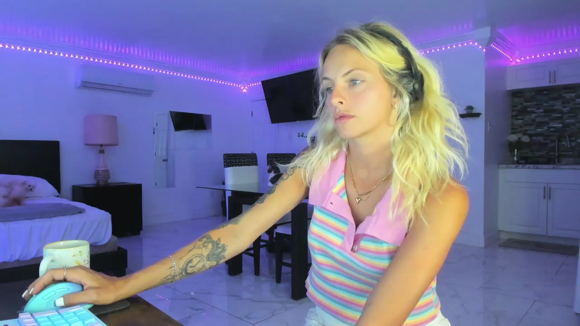 Gallery image thumbnail from Wet_Princess's myfreecams stream on, 05/13/2024, 23:17 image 14 of 20