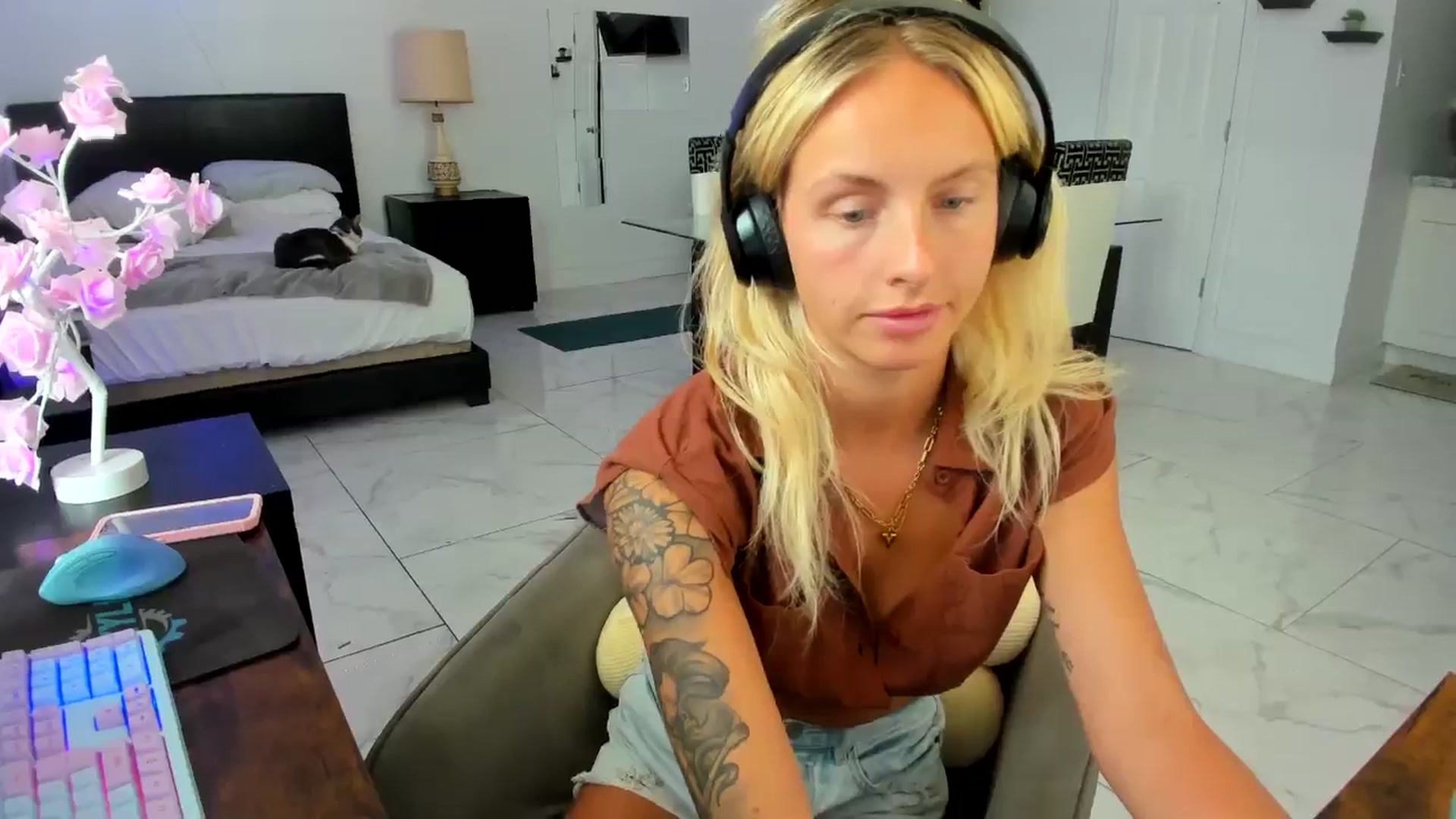 Gallery image thumbnail from Wet_Princess's myfreecams stream on, 05/17/2024, 18:20 image 7 of 20