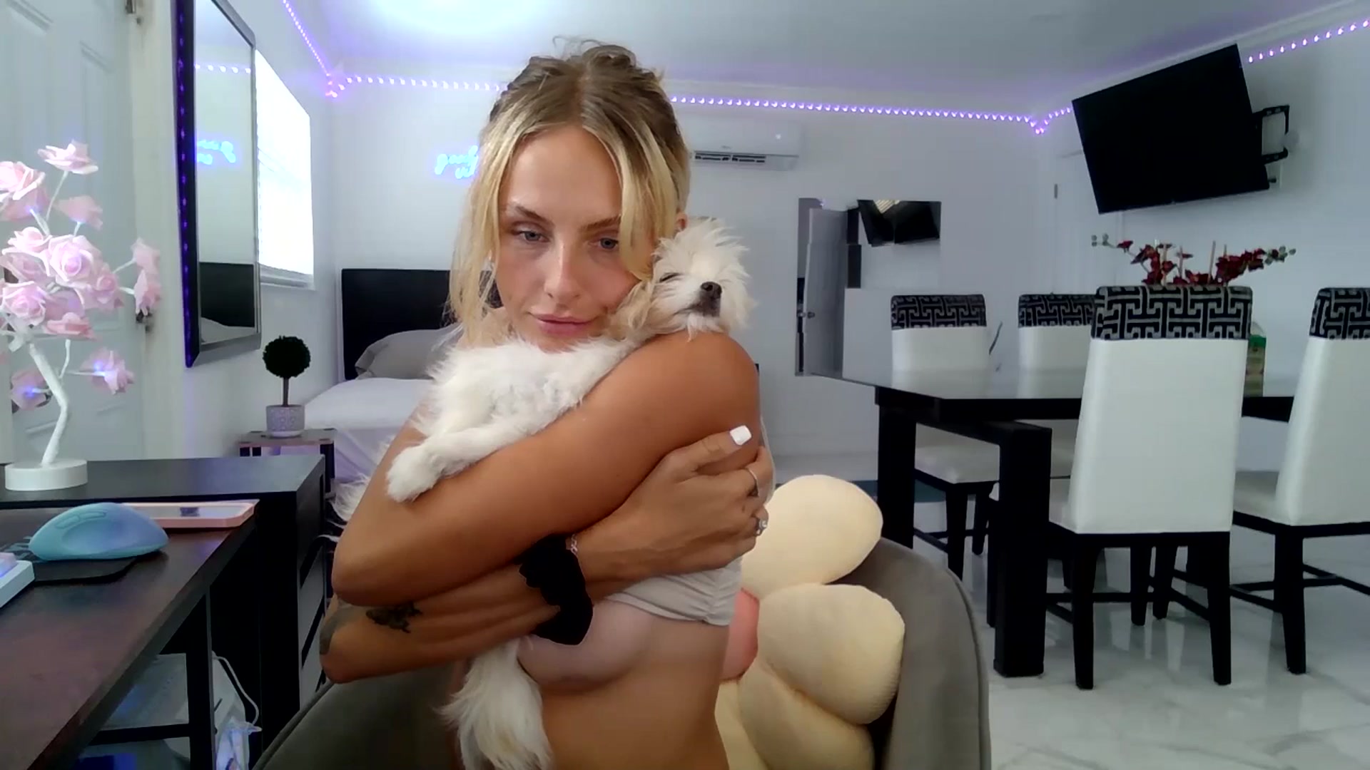 Gallery image thumbnail from Wet_Princess's myfreecams stream on, 05/23/2024, 17:32 image 18 of 20