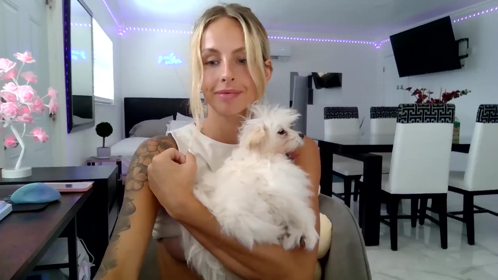 Gallery image thumbnail from Wet_Princess's myfreecams stream on, 05/23/2024, 17:32 image 19 of 20