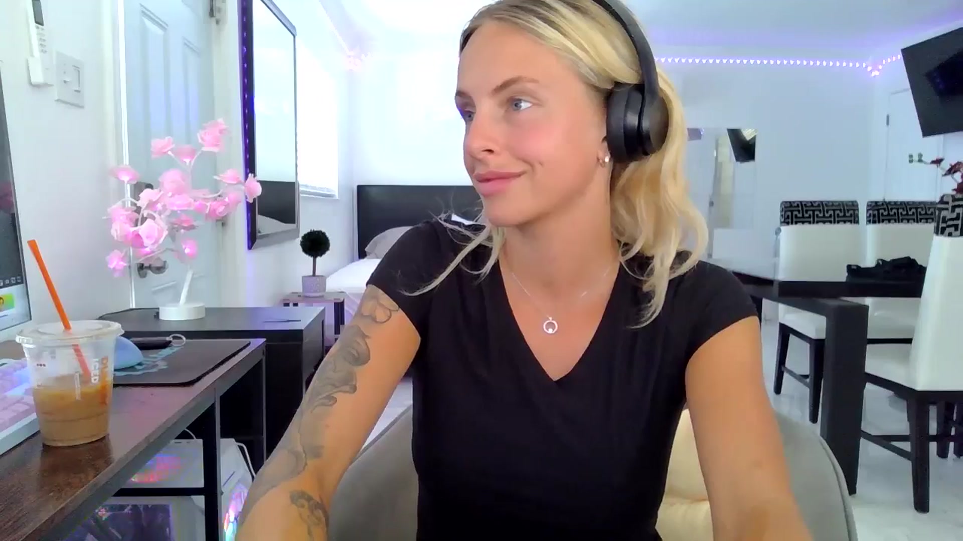 Gallery image thumbnail from Wet_Princess's myfreecams stream on, 05/26/2024, 16:47 image 5 of 20
