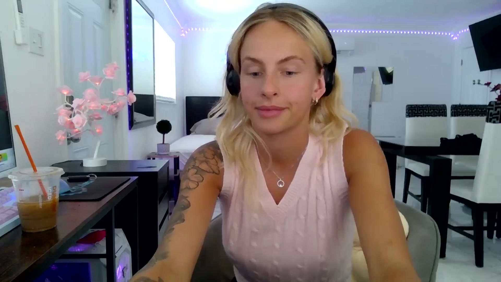 Gallery image thumbnail from Wet_Princess's myfreecams stream on, 05/26/2024, 16:47 image 13 of 20