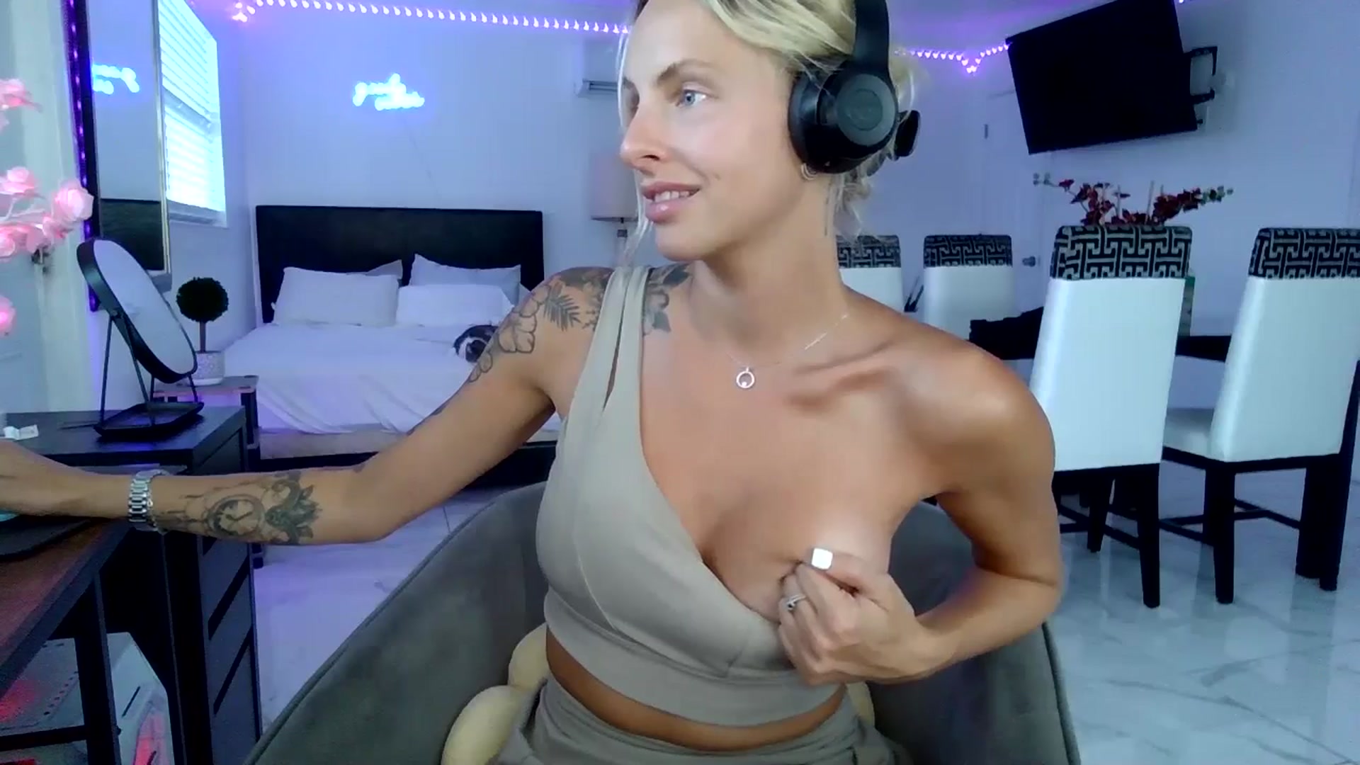 Gallery image thumbnail from Wet_Princess's myfreecams stream on, 05/28/2024, 23:11 image 20 of 20