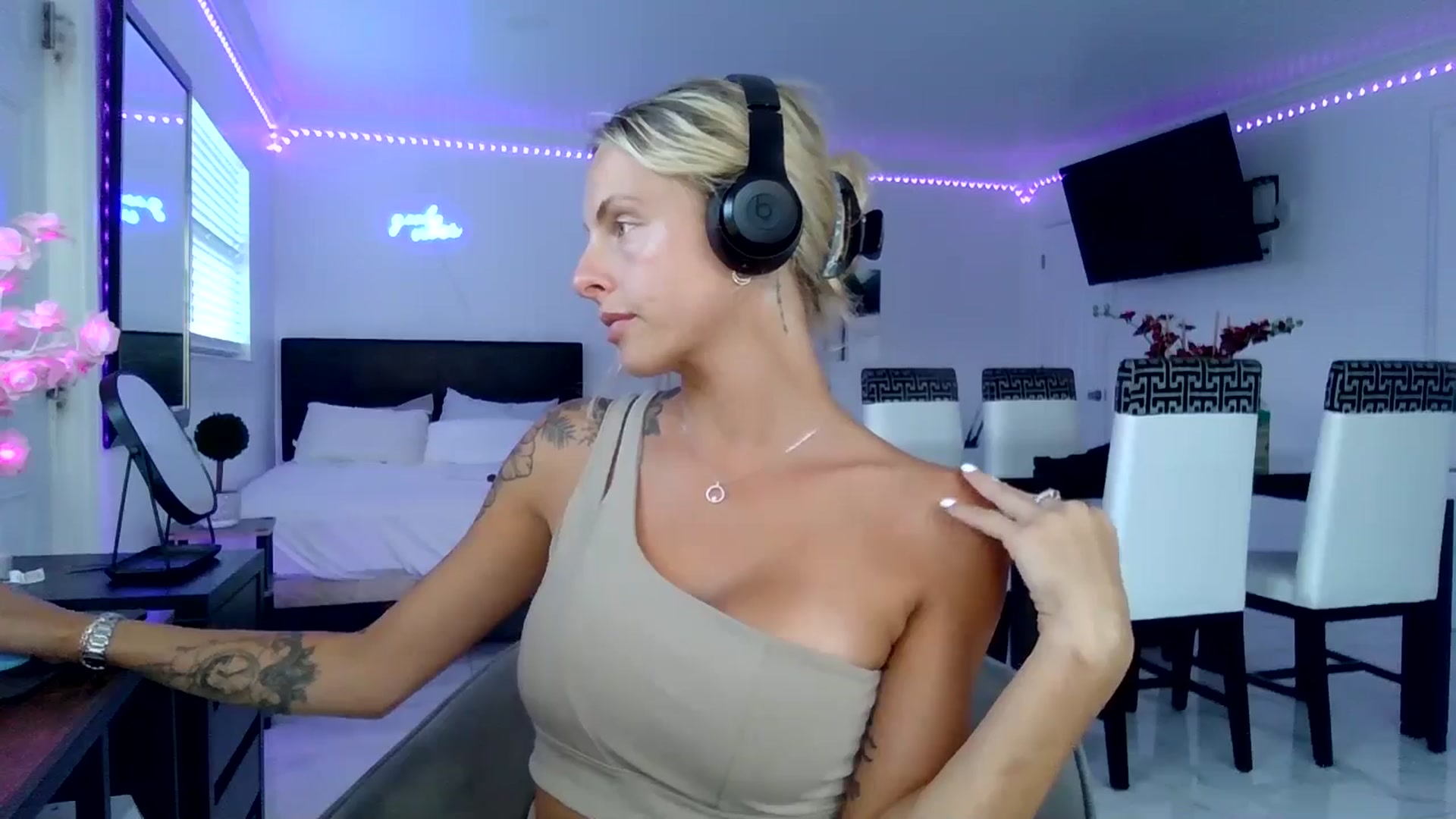 Gallery image thumbnail from Wet_Princess's myfreecams stream on, 05/28/2024, 23:11 image 11 of 20