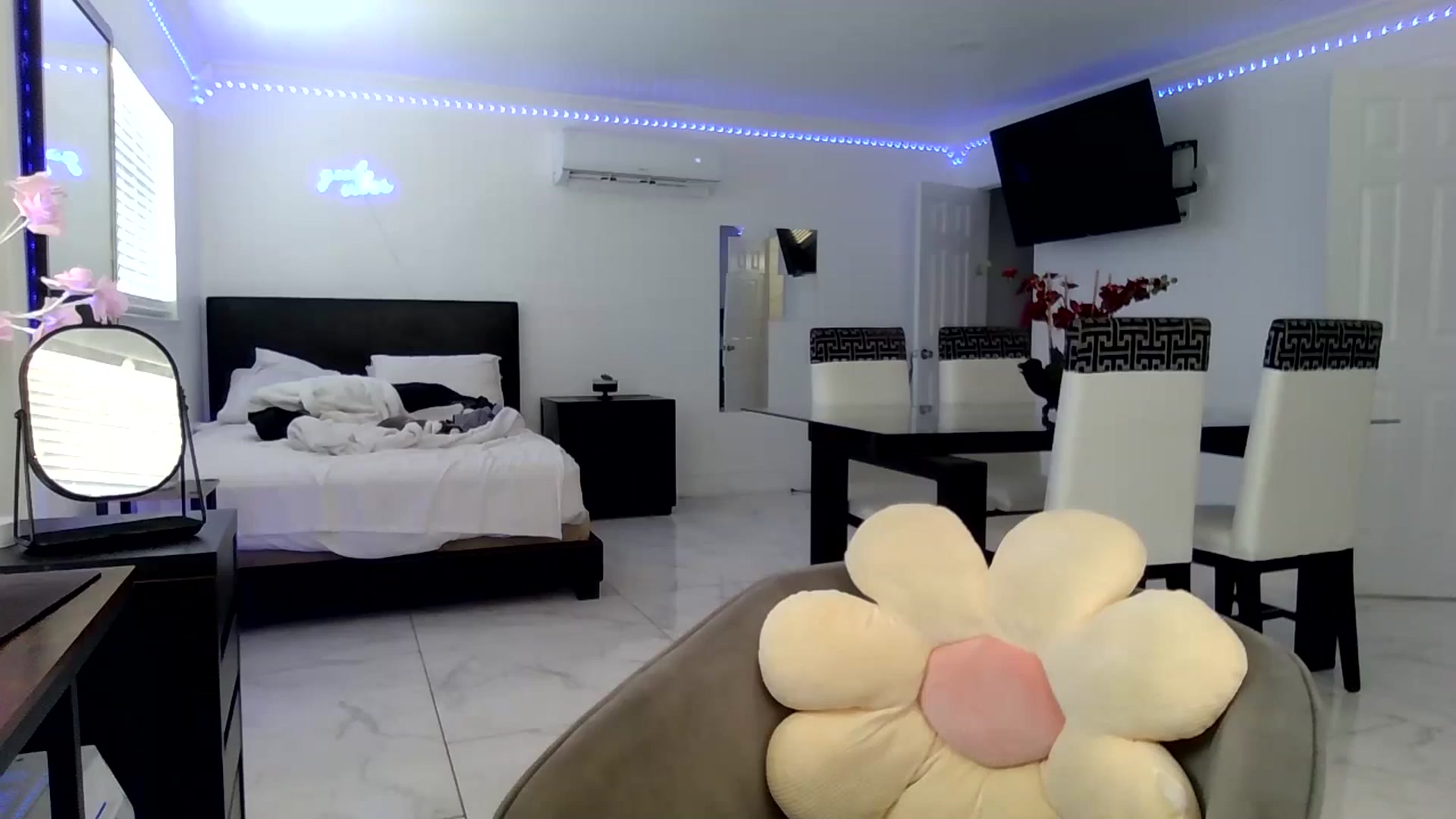 Gallery image thumbnail from Wet_Princess's myfreecams stream on, 06/06/2024, 17:05 image 12 of 20