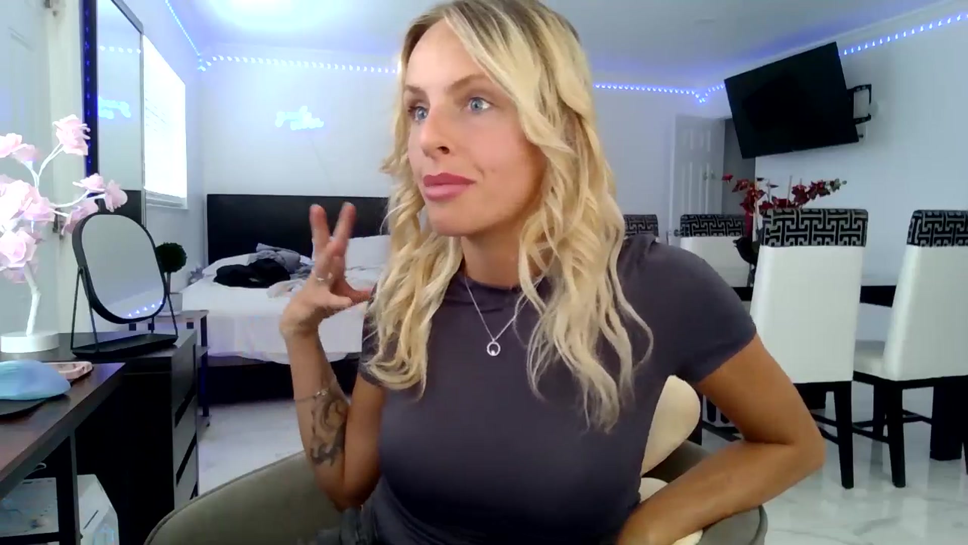 Gallery image thumbnail from Wet_Princess's myfreecams stream on, 06/07/2024, 17:21 image 8 of 20