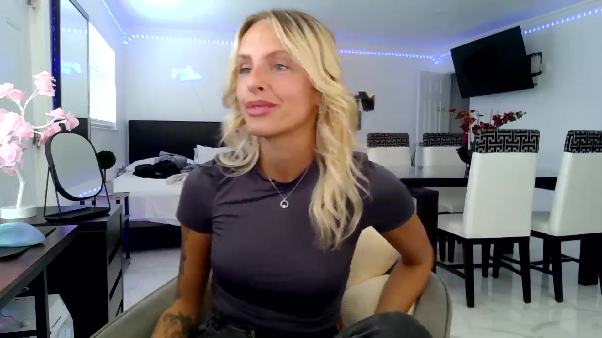Gallery image thumbnail from Wet_Princess's myfreecams stream on, 06/07/2024, 17:21 image 13 of 20