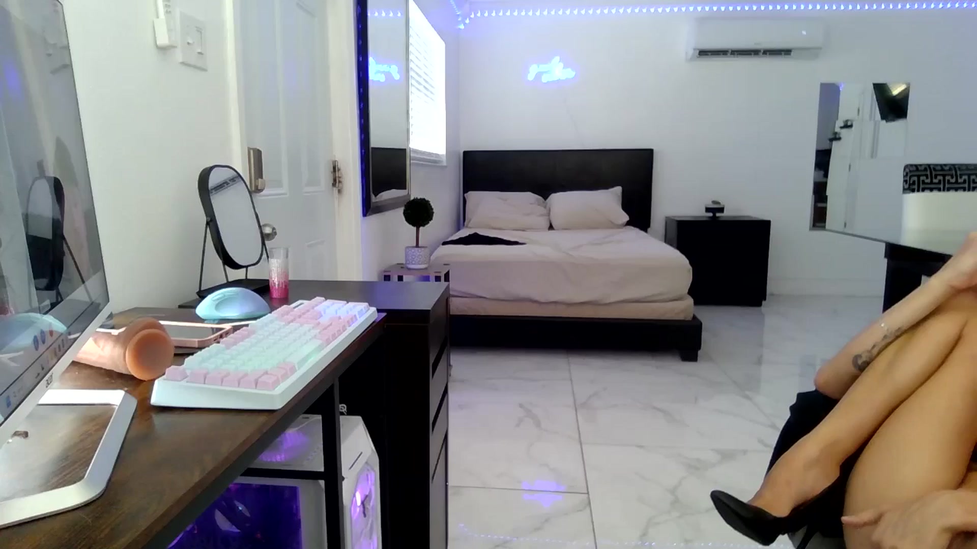 Gallery image thumbnail from Wet_Princess's myfreecams stream on, 06/20/2024, 19:11 image 13 of 20
