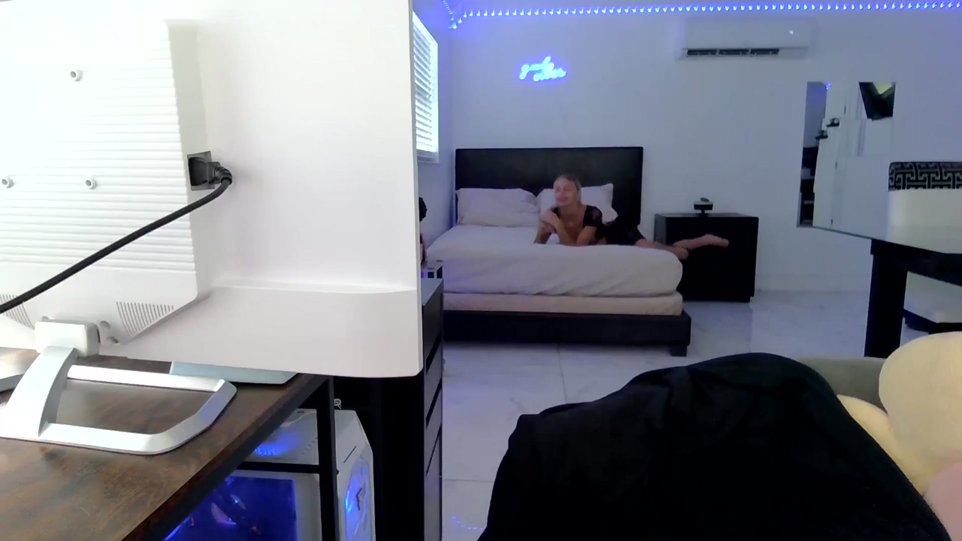 Gallery image thumbnail from Wet_Princess's myfreecams stream on, 06/20/2024, 19:11 image 3 of 20