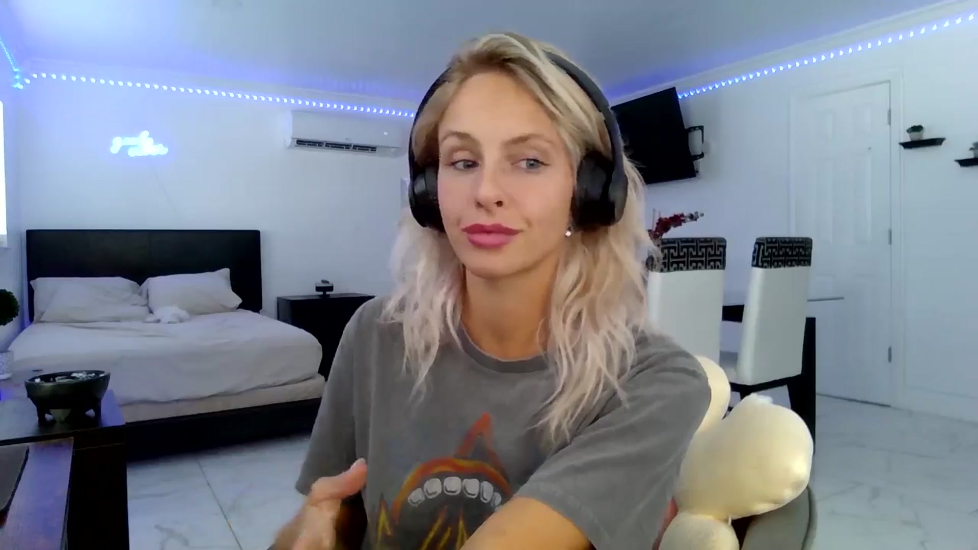 Gallery image thumbnail from Wet_Princess's myfreecams stream on, 06/20/2024, 21:23 image 20 of 20
