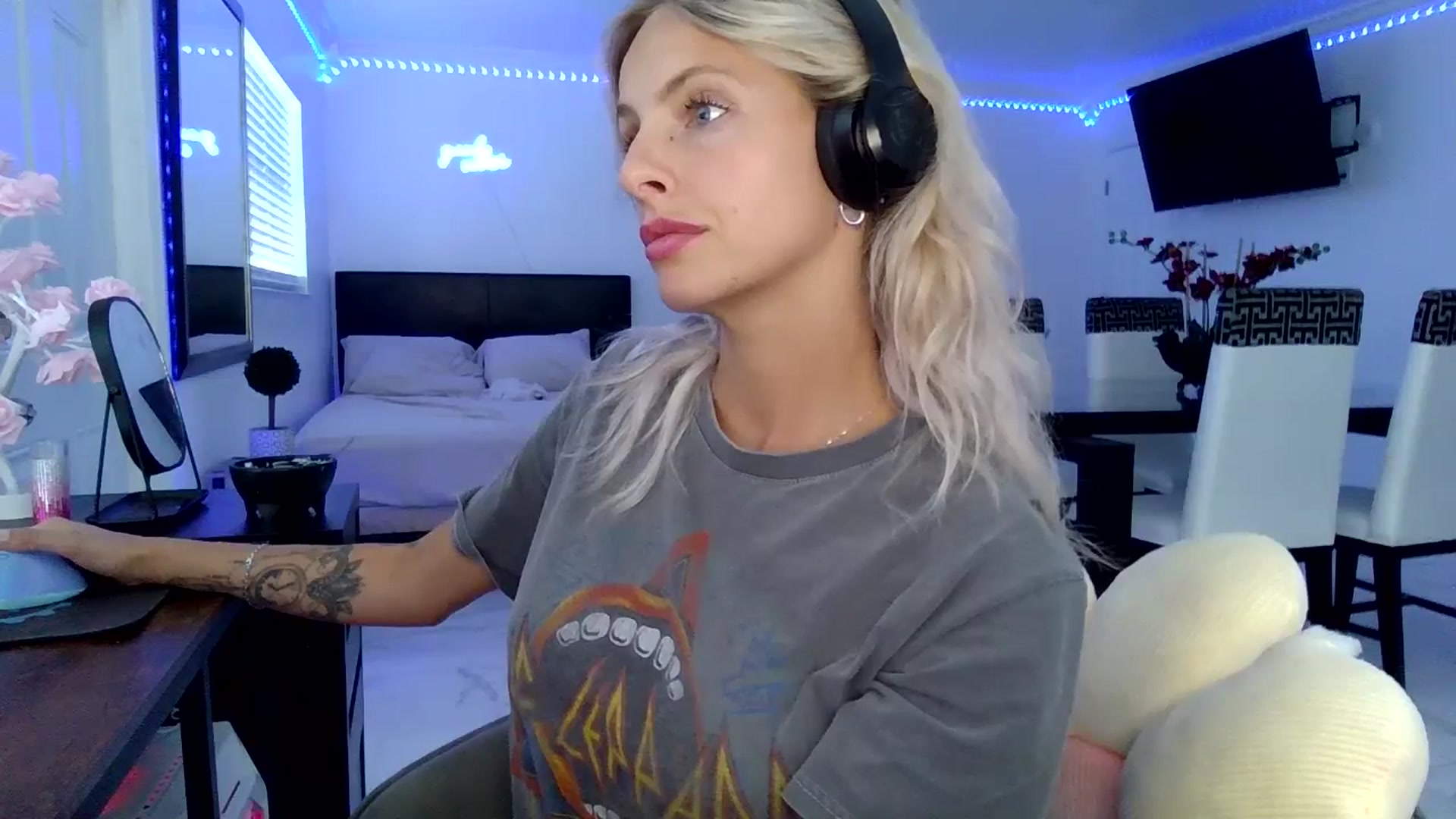 Gallery image thumbnail from Wet_Princess's myfreecams stream on, 06/20/2024, 21:23 image 8 of 20