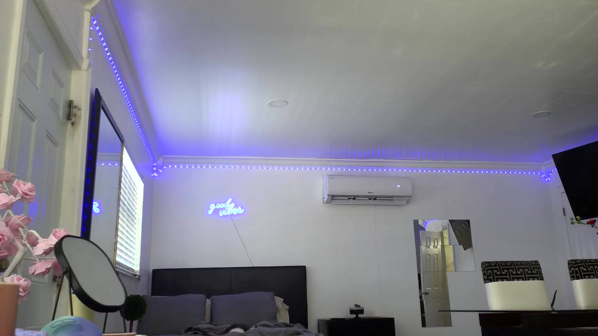 Gallery image thumbnail from Wet_Princess's myfreecams stream on, 06/22/2024, 19:17 image 16 of 20