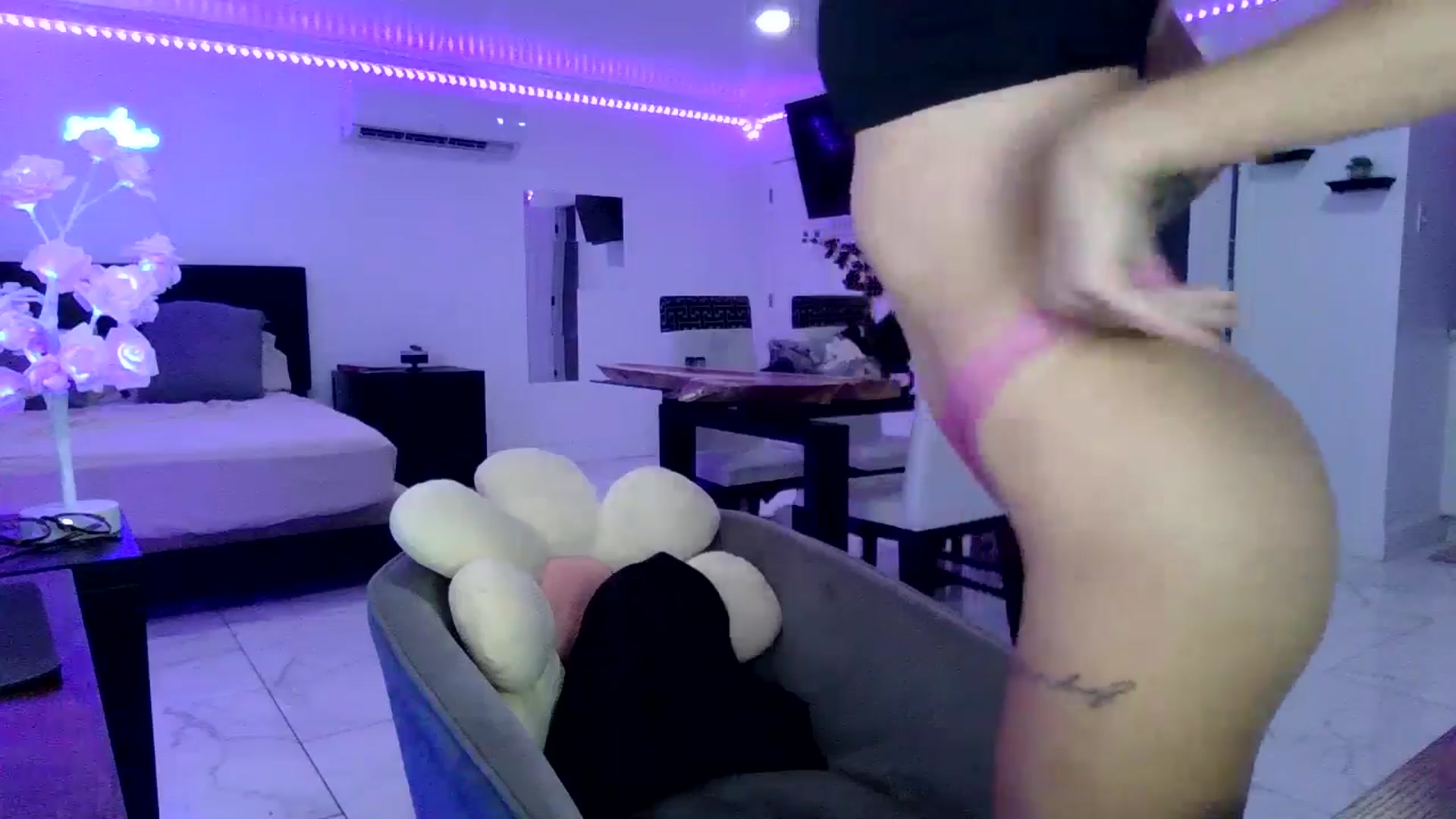 Gallery image thumbnail from Wet_Princess's myfreecams stream on, 06/30/2024, 02:54 image 4 of 20