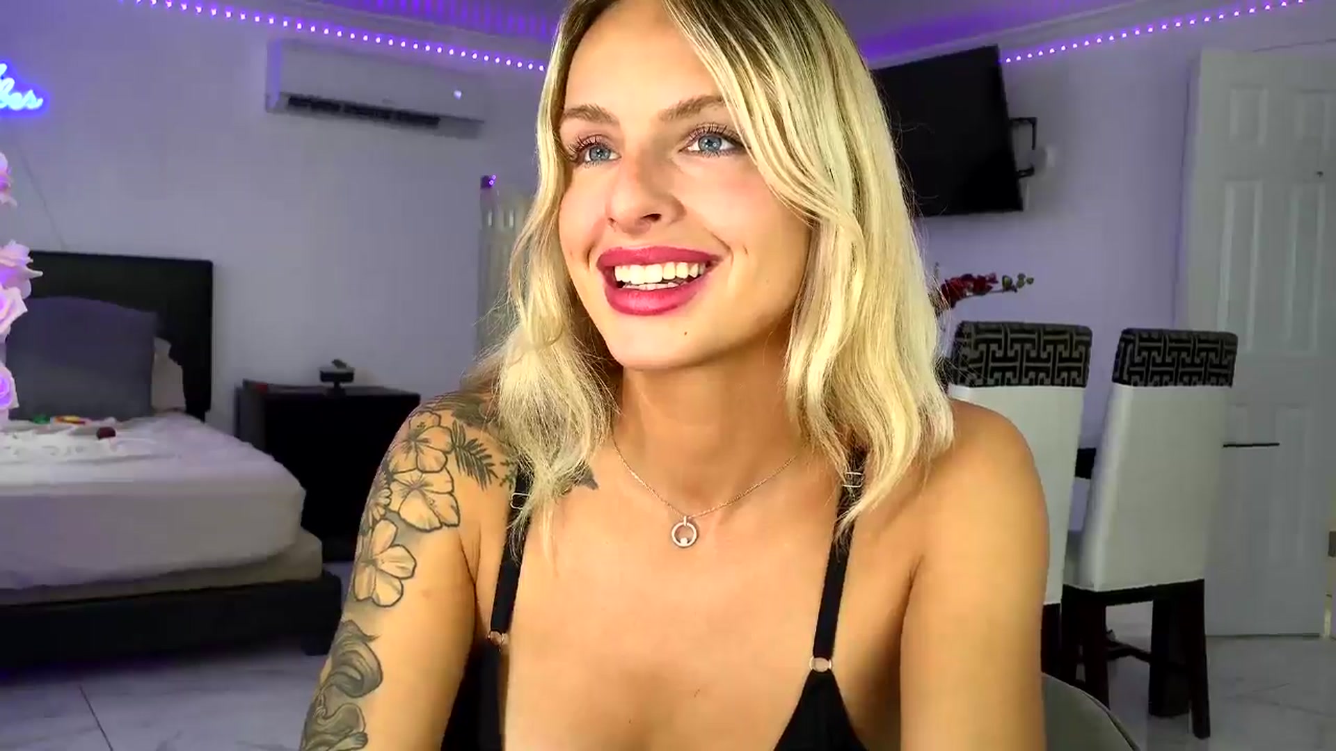 Gallery image thumbnail from Wet_Princess's myfreecams stream on, 06/30/2024, 18:04 image 2 of 20