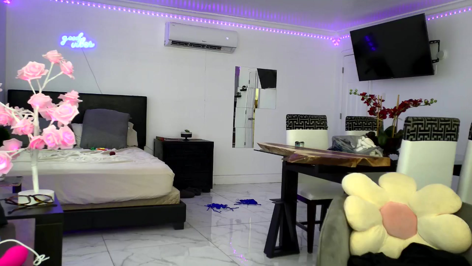 Gallery image thumbnail from Wet_Princess's myfreecams stream on, 06/30/2024, 18:04 image 11 of 20