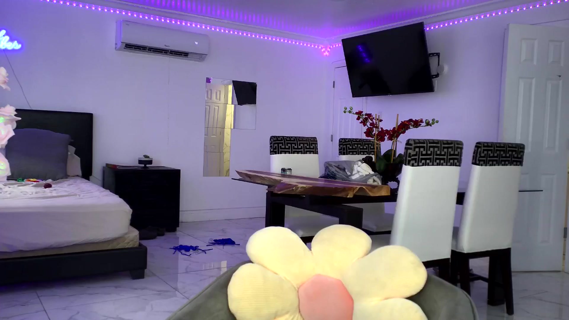 Gallery image thumbnail from Wet_Princess's myfreecams stream on, 06/30/2024, 18:04 image 4 of 20