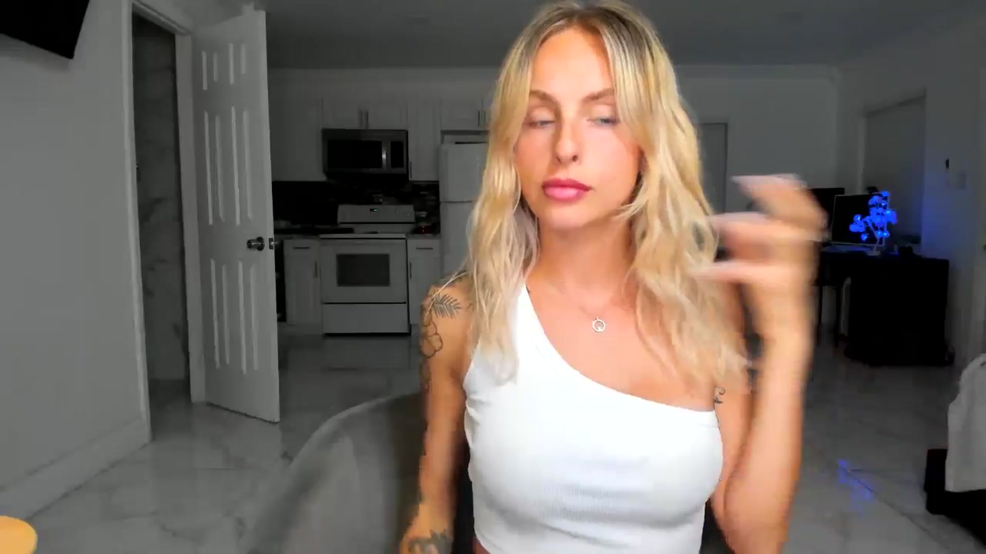 Gallery image thumbnail from Wet_Princess's myfreecams stream on, 07/04/2024, 24:48 image 15 of 20