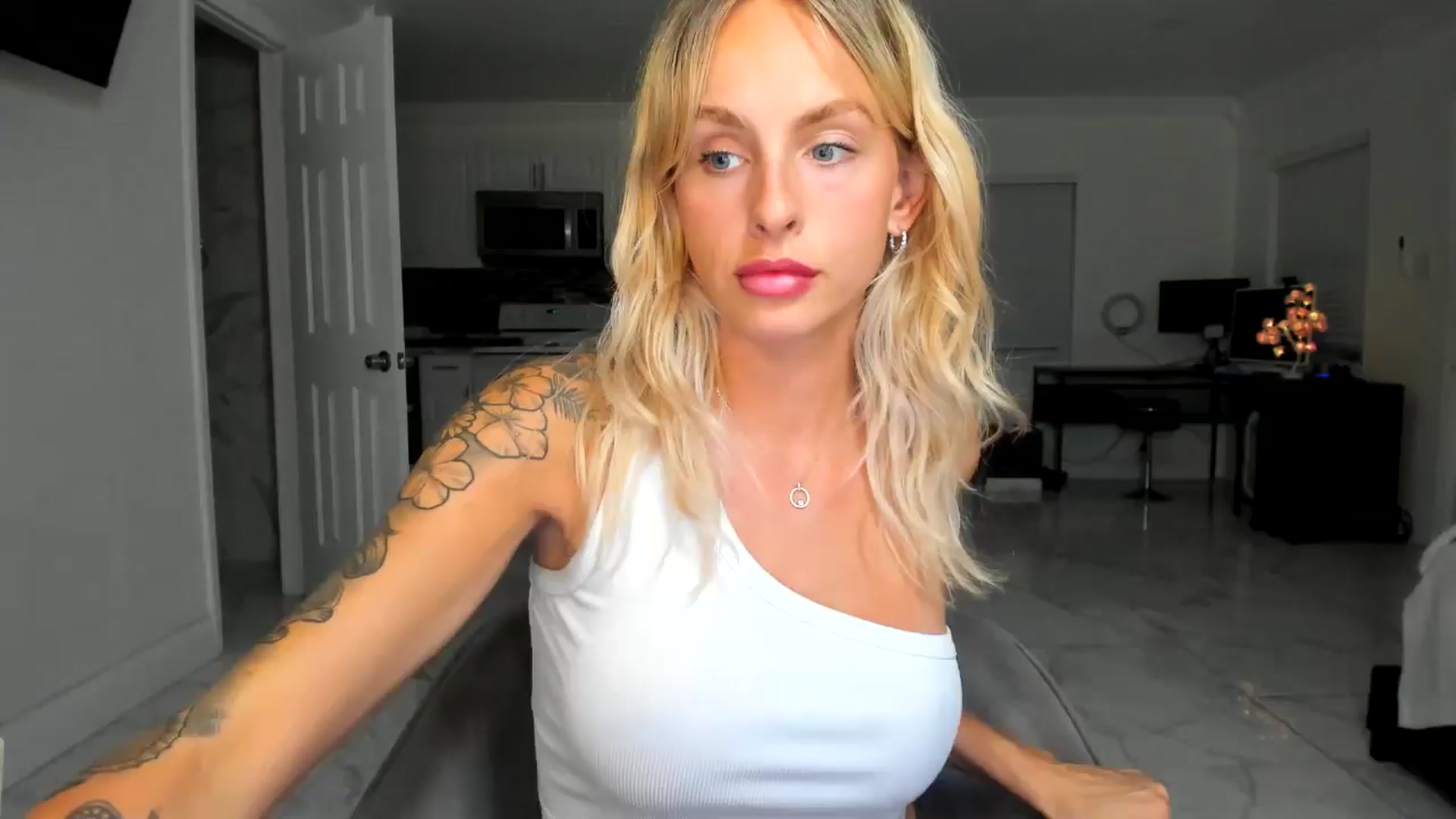 Gallery image thumbnail from Wet_Princess's myfreecams stream on, 07/04/2024, 24:48 image 13 of 20