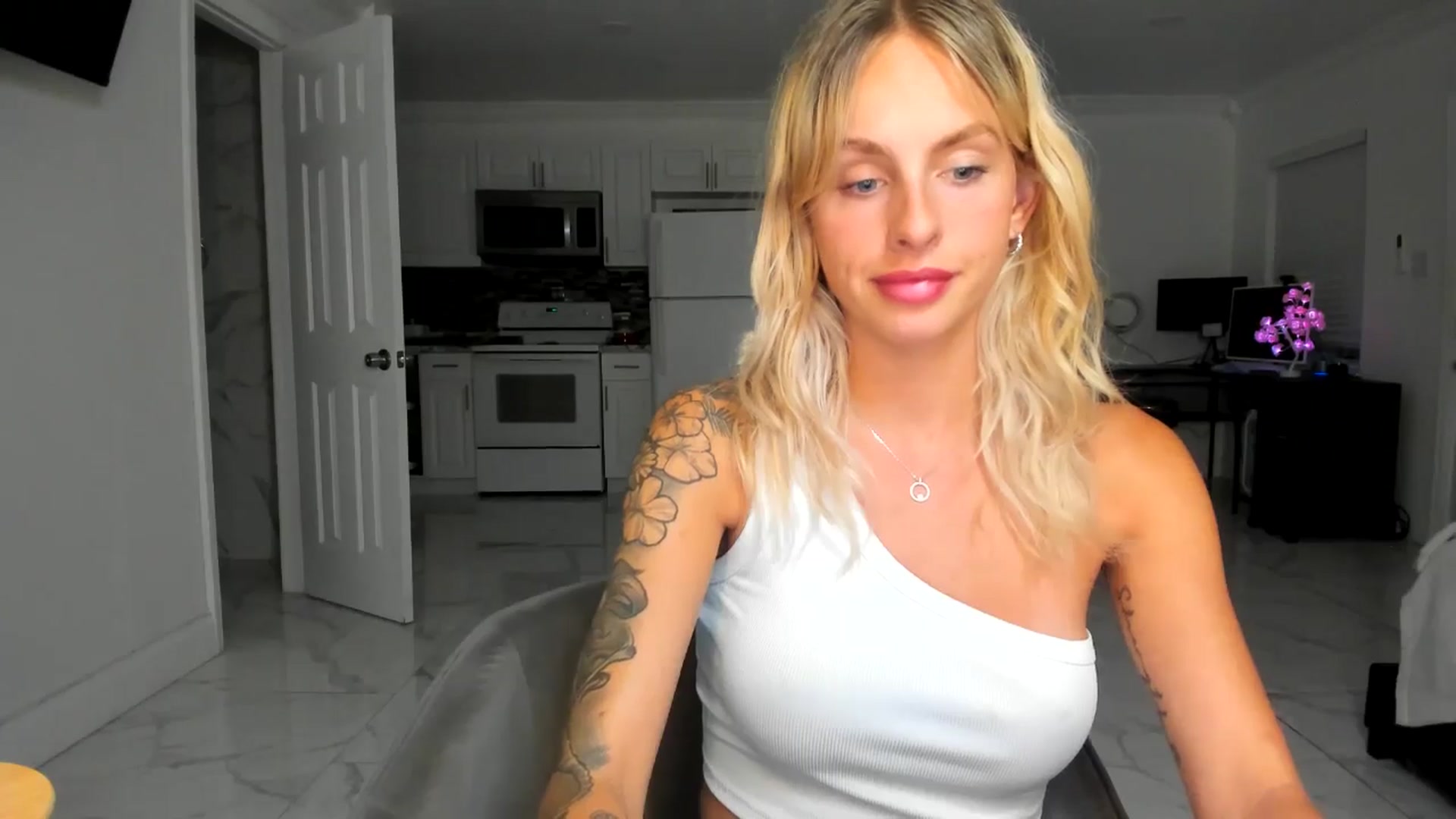 Gallery image thumbnail from Wet_Princess's myfreecams stream on, 07/04/2024, 24:48 image 14 of 20