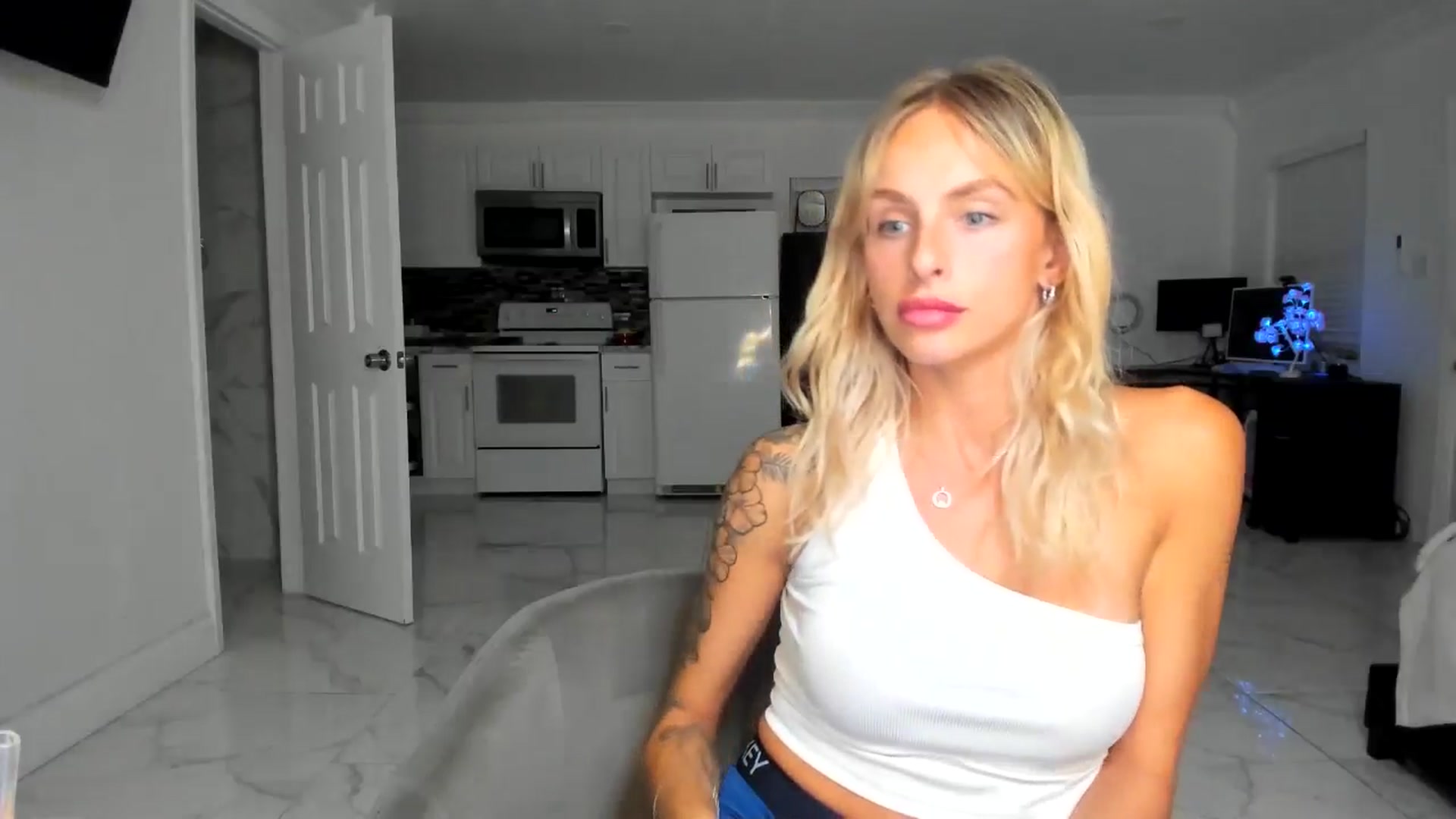 Gallery image thumbnail from Wet_Princess's myfreecams stream on, 07/04/2024, 24:48 image 11 of 20