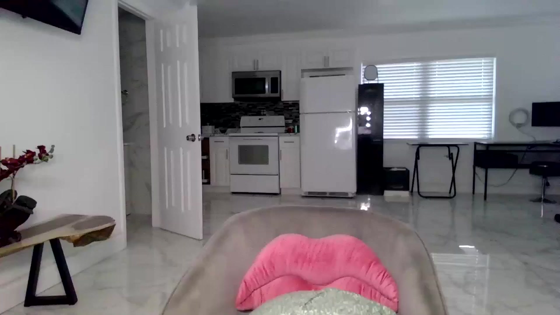 Gallery image thumbnail from Wet_Princess's myfreecams stream on, 07/12/2024, 24:08 image 16 of 20