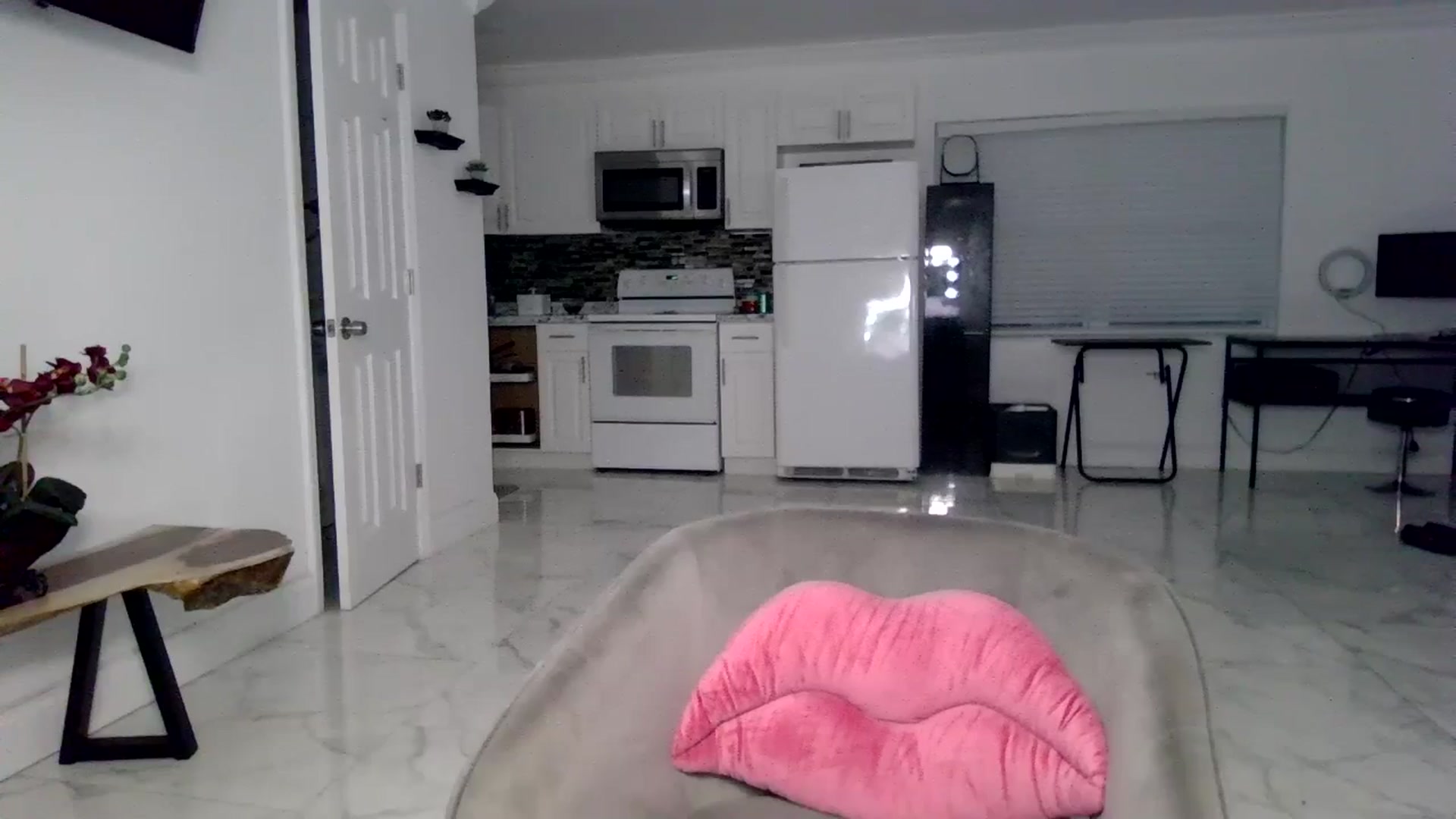 Gallery image thumbnail from Wet_Princess's myfreecams stream on, 07/12/2024, 01:33 image 6 of 20