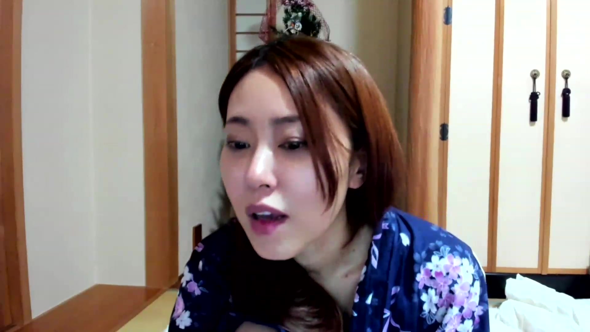 Gallery image thumbnail from WhatIsNanako's myfreecams stream on, 11/19/2022, 11:50 image 19 of 20