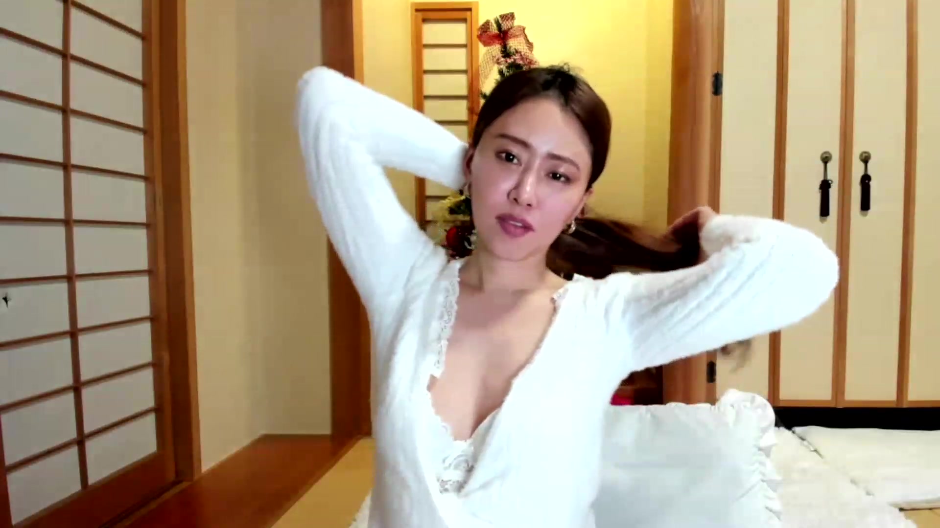 Gallery image thumbnail from WhatIsNanako's myfreecams stream on, 11/27/2022, 14:08 image 7 of 20