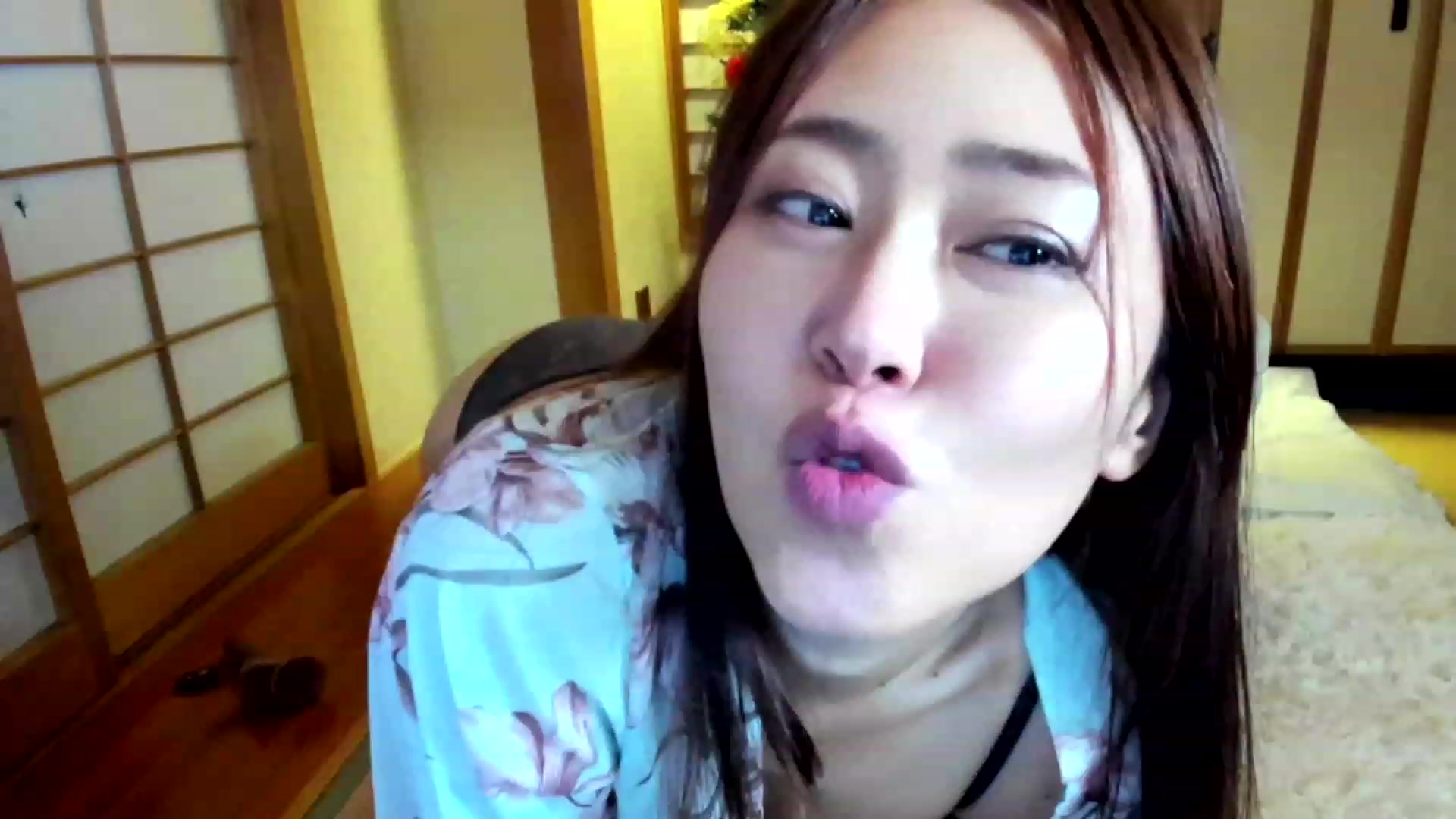 Gallery image thumbnail from WhatIsNanako's myfreecams stream on, 12/04/2022, 18:09 image 6 of 20