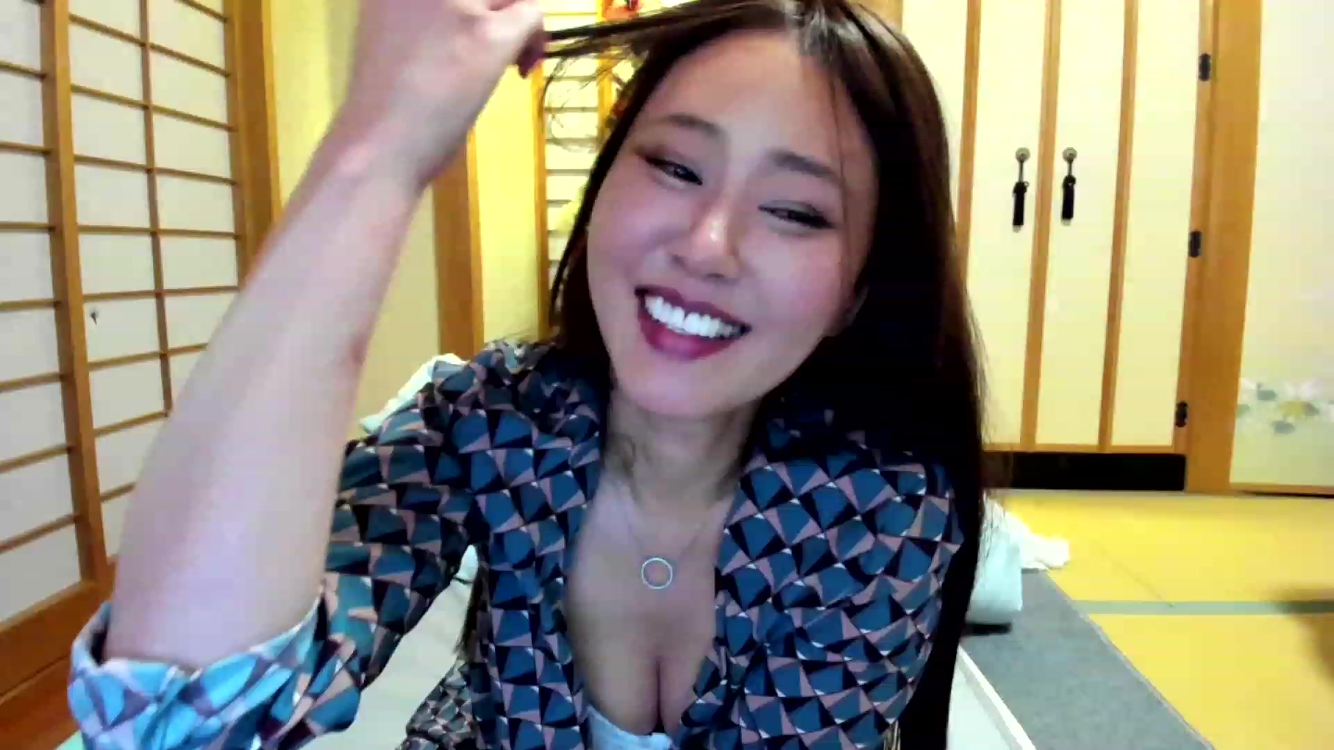 Gallery image thumbnail from WhatIsNanako's myfreecams stream on, 12/18/2022, 08:39 image 7 of 20