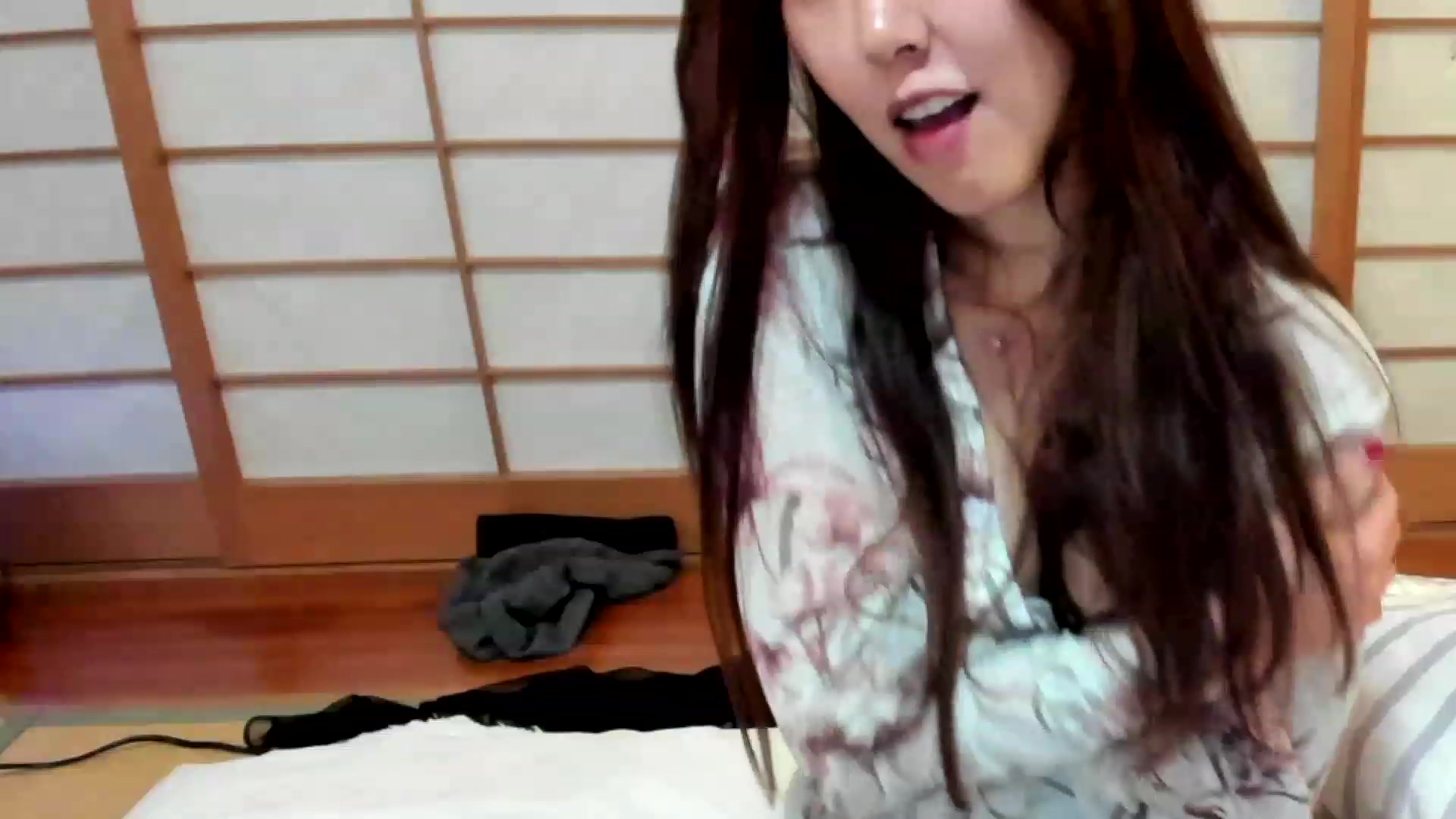 Gallery image thumbnail from WhatIsNanako's myfreecams stream on, 01/08/2023, 19:17 image 17 of 20