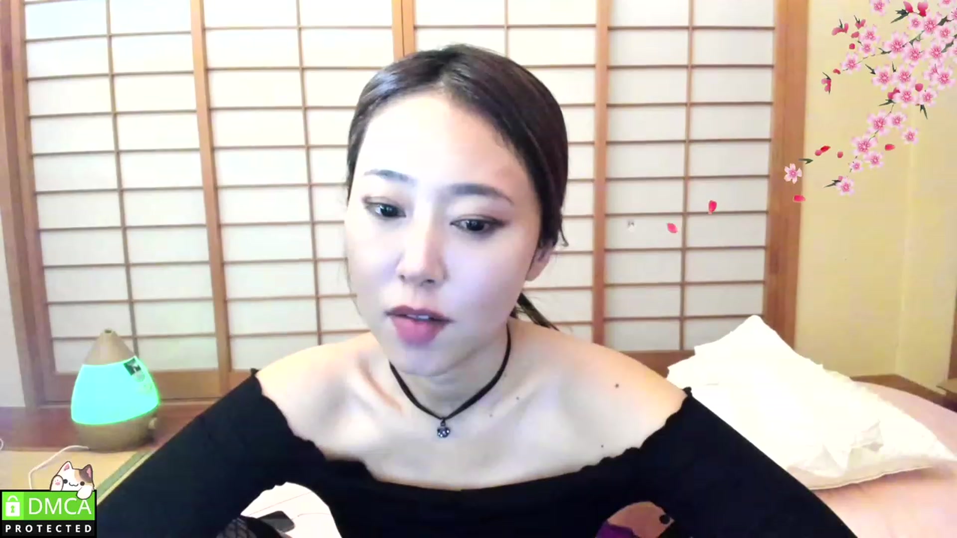 Gallery image thumbnail from WhatIsNanako's myfreecams stream on, 03/12/2023, 12:44 image 4 of 20