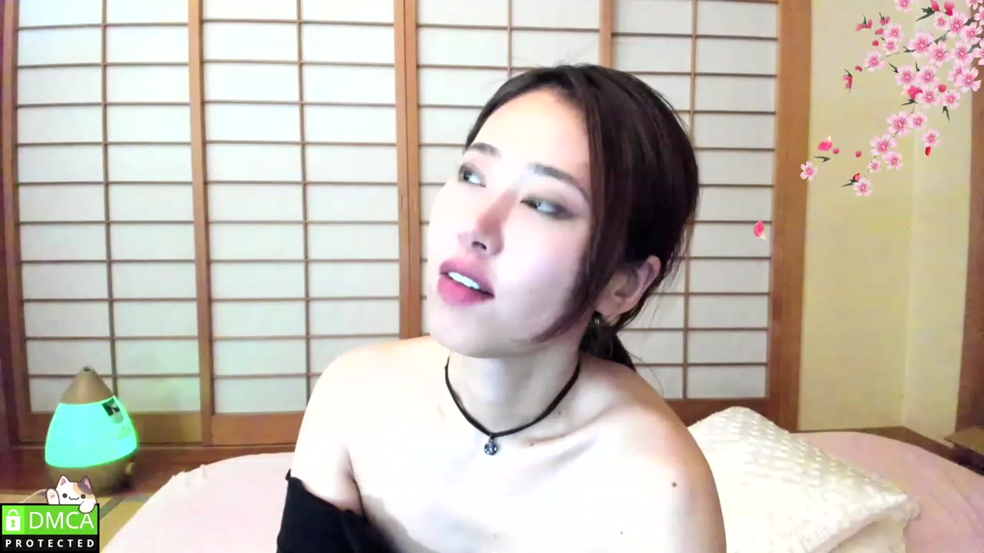 Gallery image thumbnail from WhatIsNanako's myfreecams stream on, 03/12/2023, 17:33 image 19 of 20