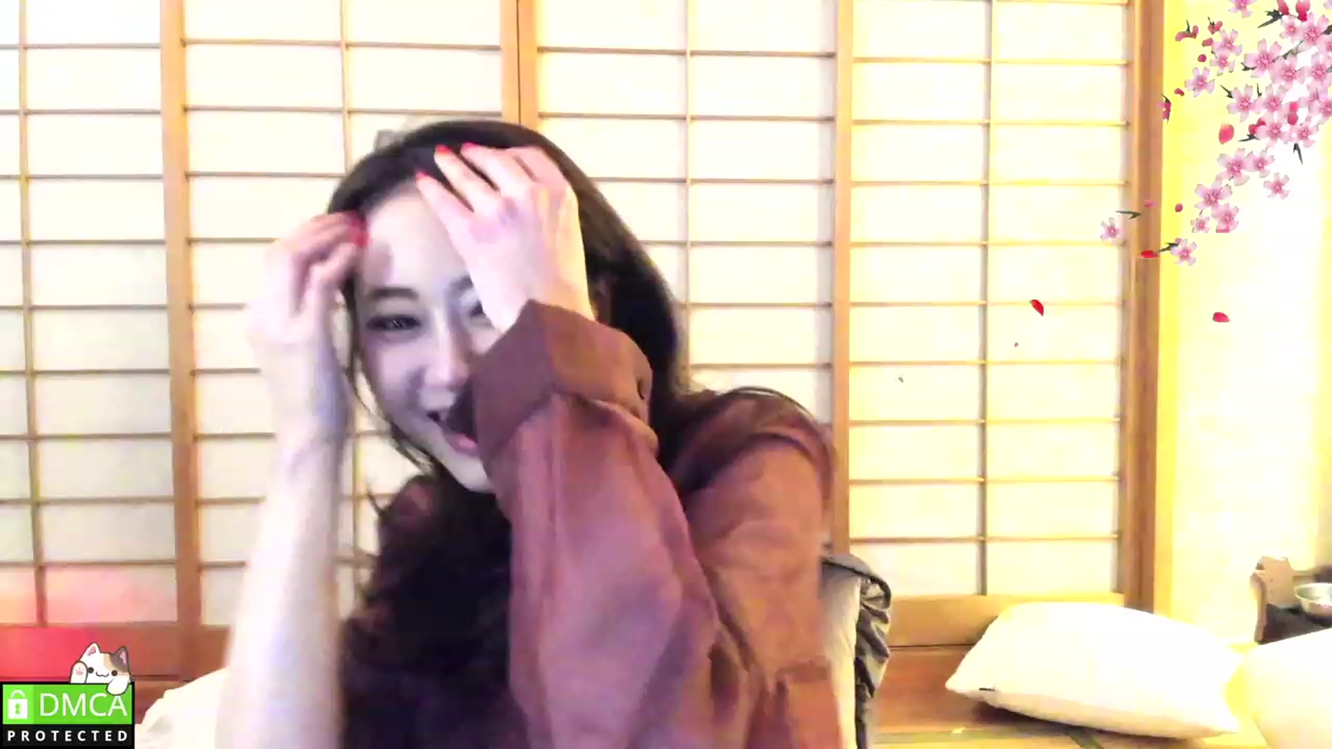 Gallery image thumbnail from WhatIsNanako's myfreecams stream on, 03/18/2023, 17:16 image 1 of 20