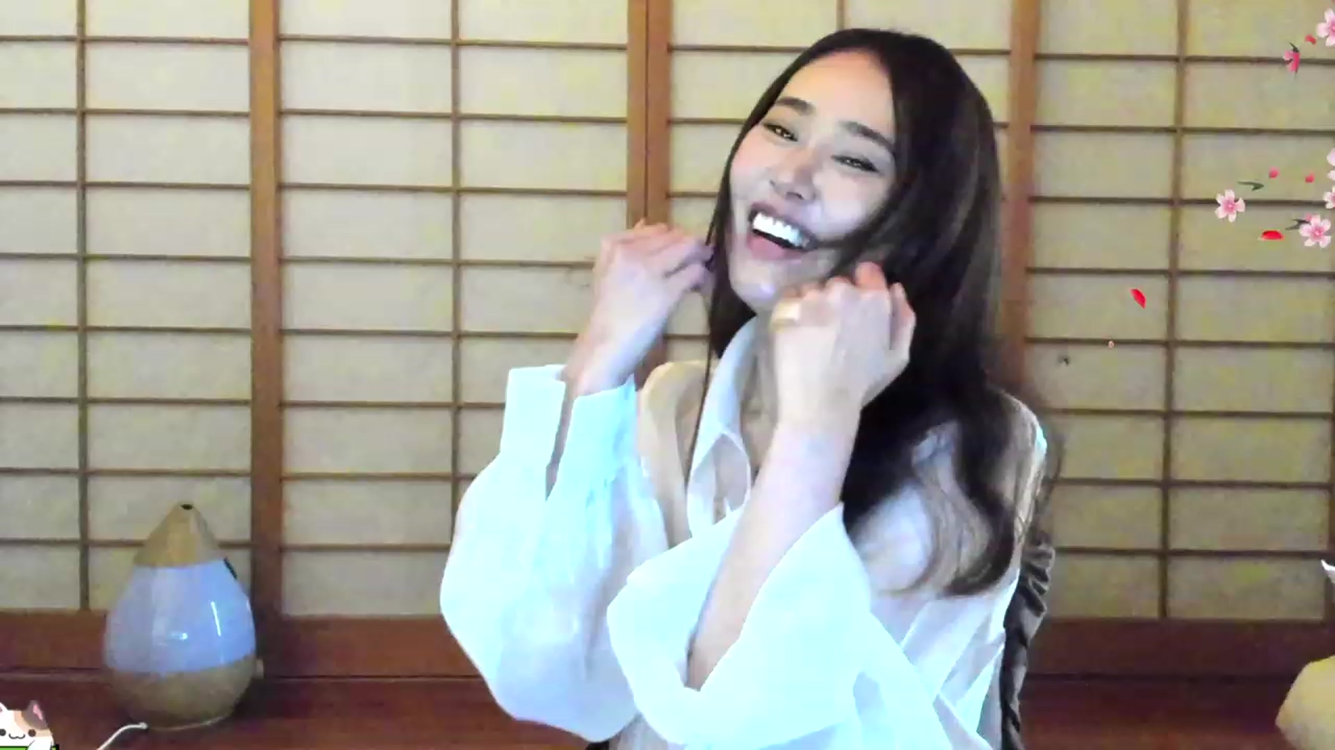 Gallery image thumbnail from WhatIsNanako's myfreecams stream on, 03/26/2023, 08:41 image 3 of 20