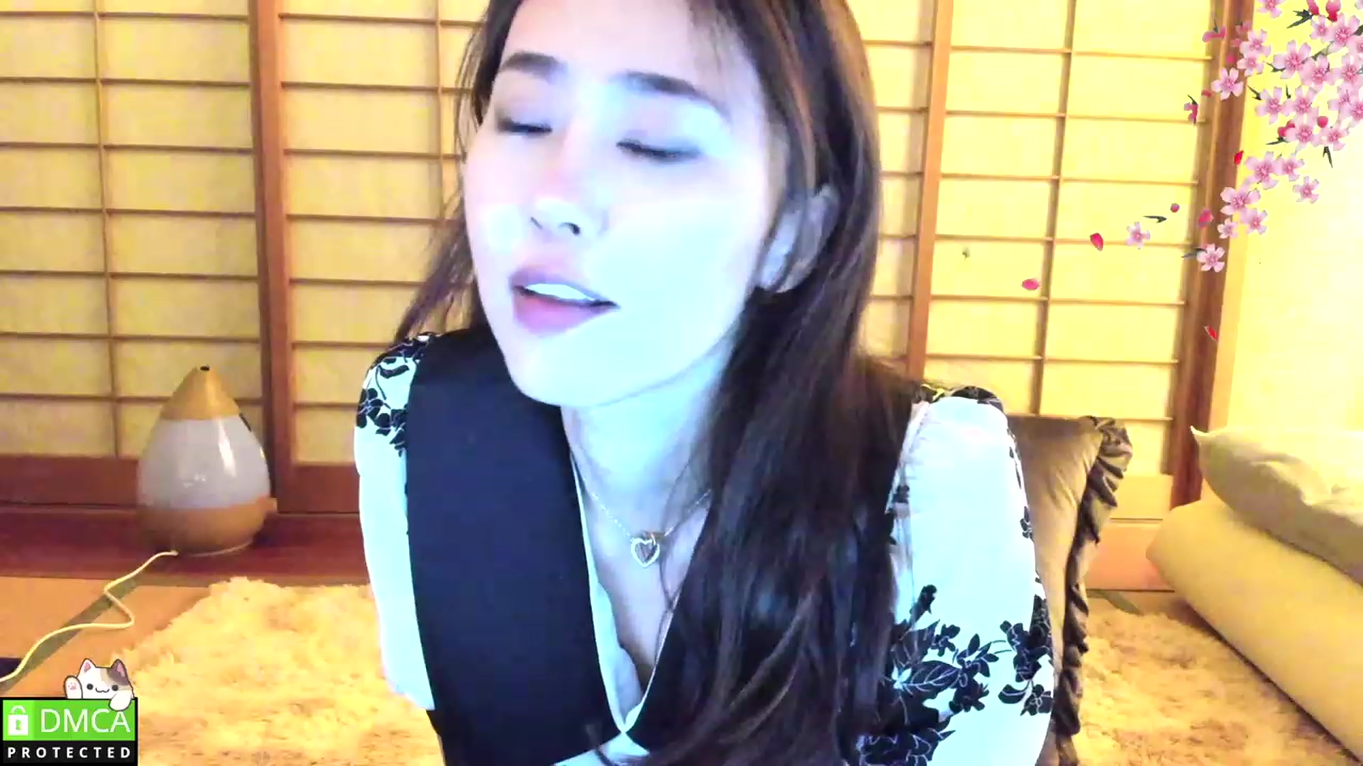 Gallery image thumbnail from WhatIsNanako's myfreecams stream on, 03/26/2023, 11:12 image 16 of 20