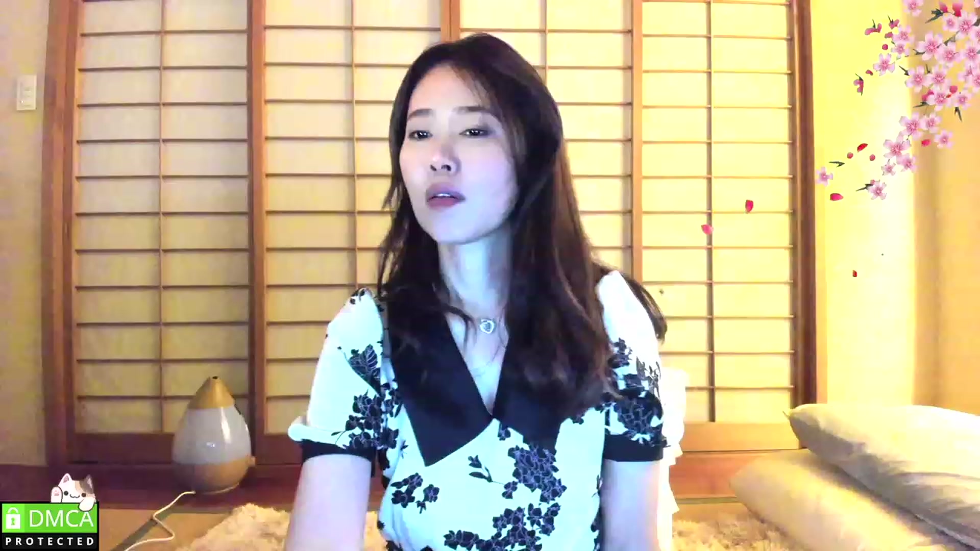Gallery image thumbnail from WhatIsNanako's myfreecams stream on, 03/26/2023, 15:37 image 17 of 20