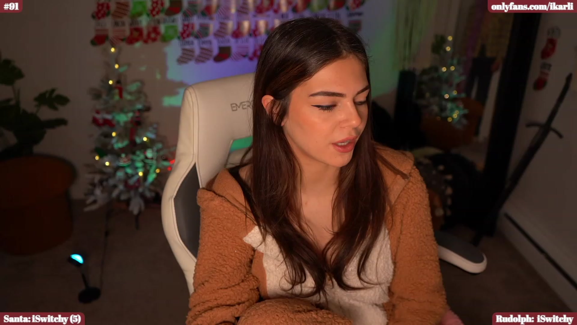 Gallery image thumbnail from WheresMyShirt's myfreecams stream on, 12/20/2023, 03:29 image 20 of 20