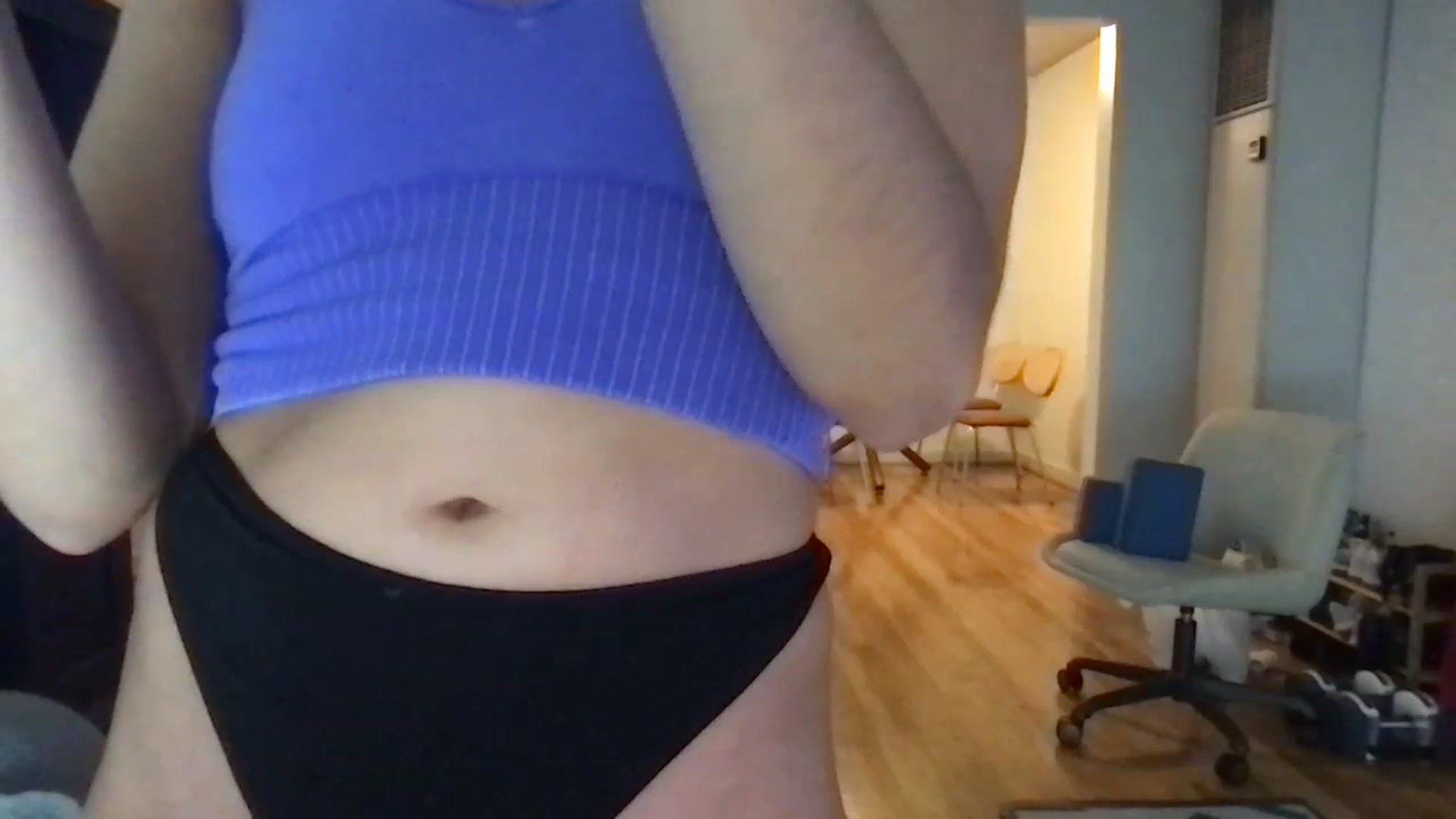 Gallery image thumbnail from Wheres_Willow's myfreecams stream on, 10/08/2023, 08:13 image 11 of 20