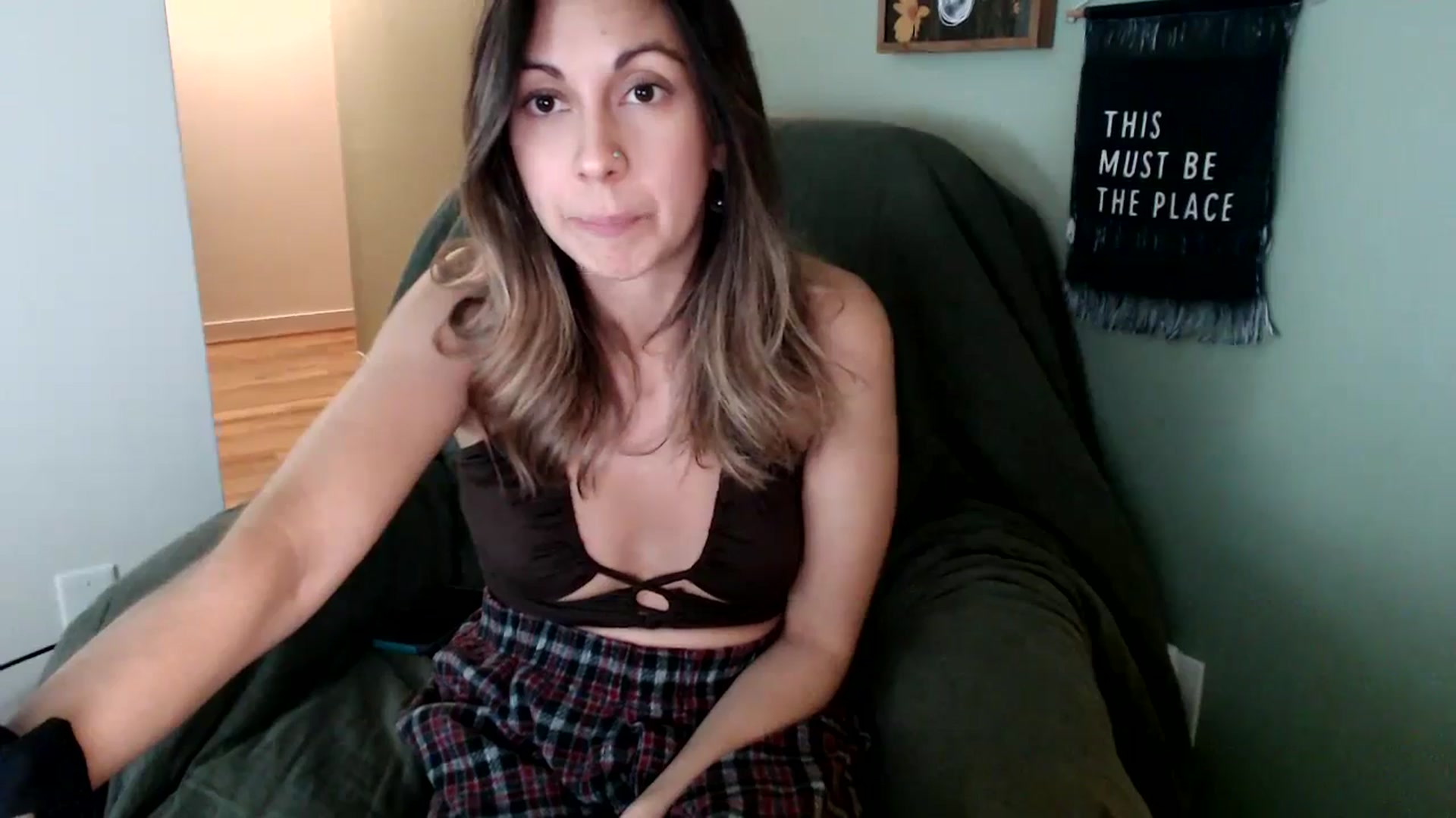 Gallery image thumbnail from Wheres_Willow's myfreecams stream on, 10/27/2023, 07:09 image 5 of 20