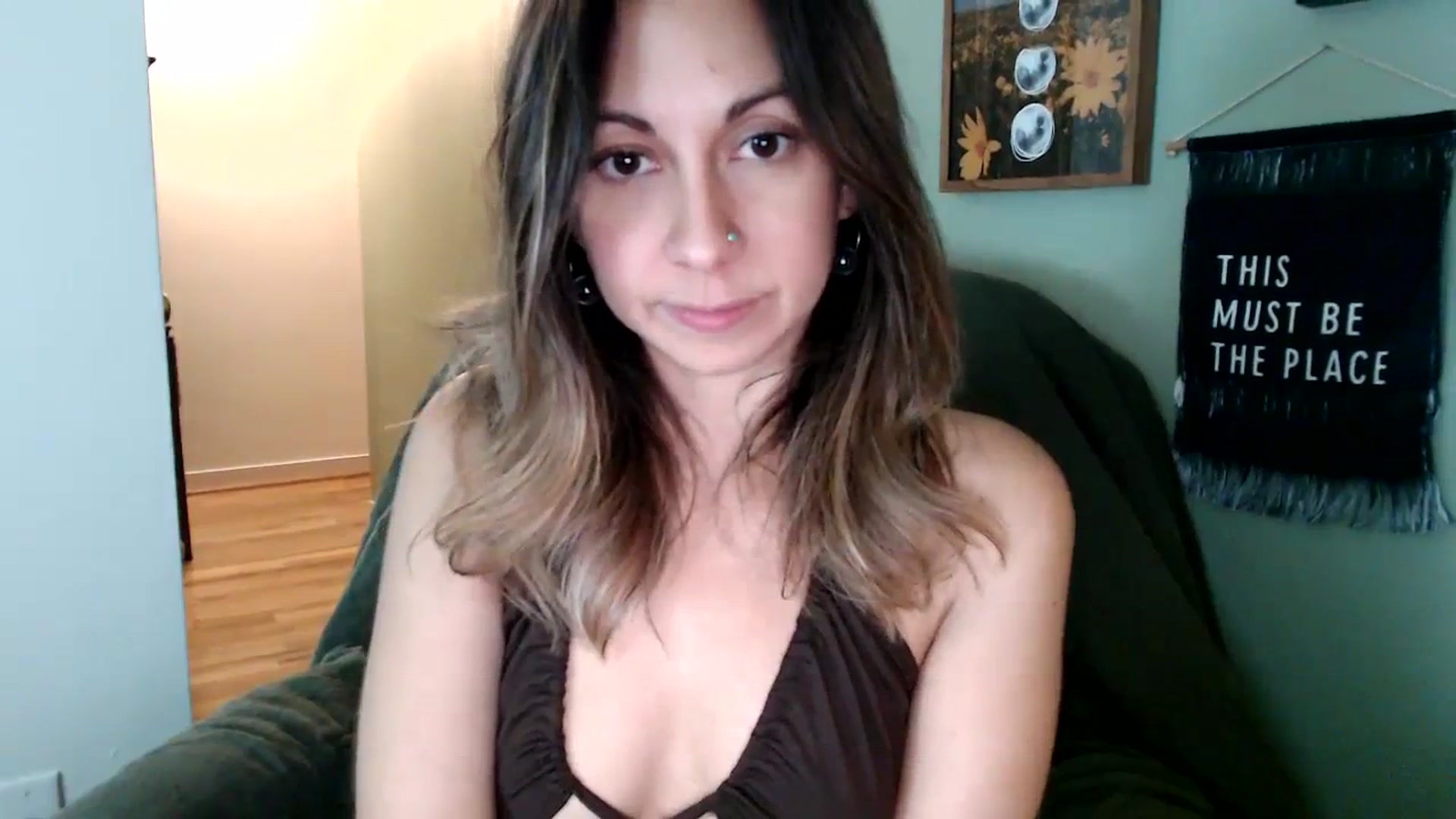 Gallery image thumbnail from Wheres_Willow's myfreecams stream on, 10/27/2023, 07:09 image 10 of 20
