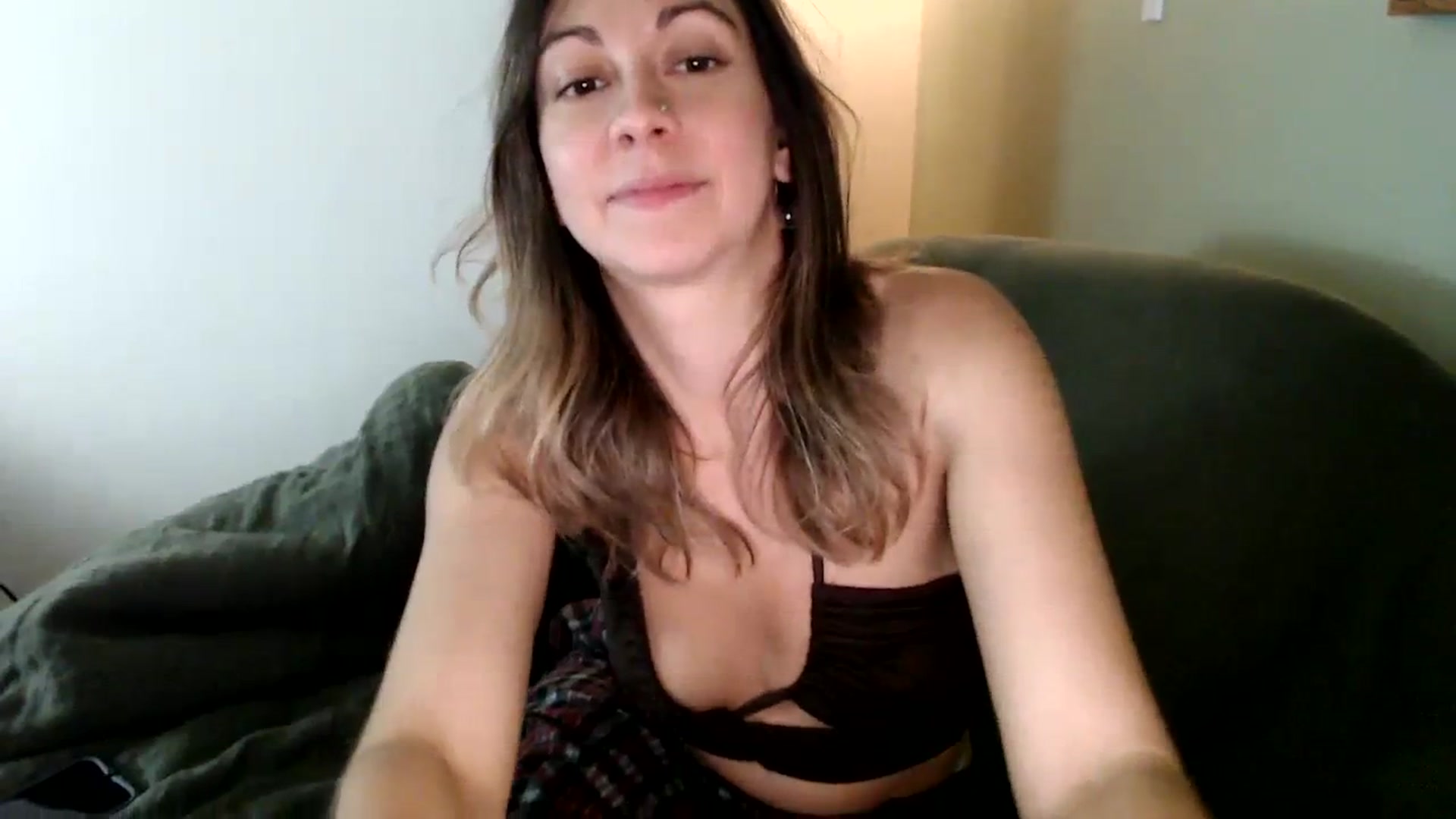 Gallery image thumbnail from Wheres_Willow's myfreecams stream on, 10/27/2023, 08:24 image 12 of 20