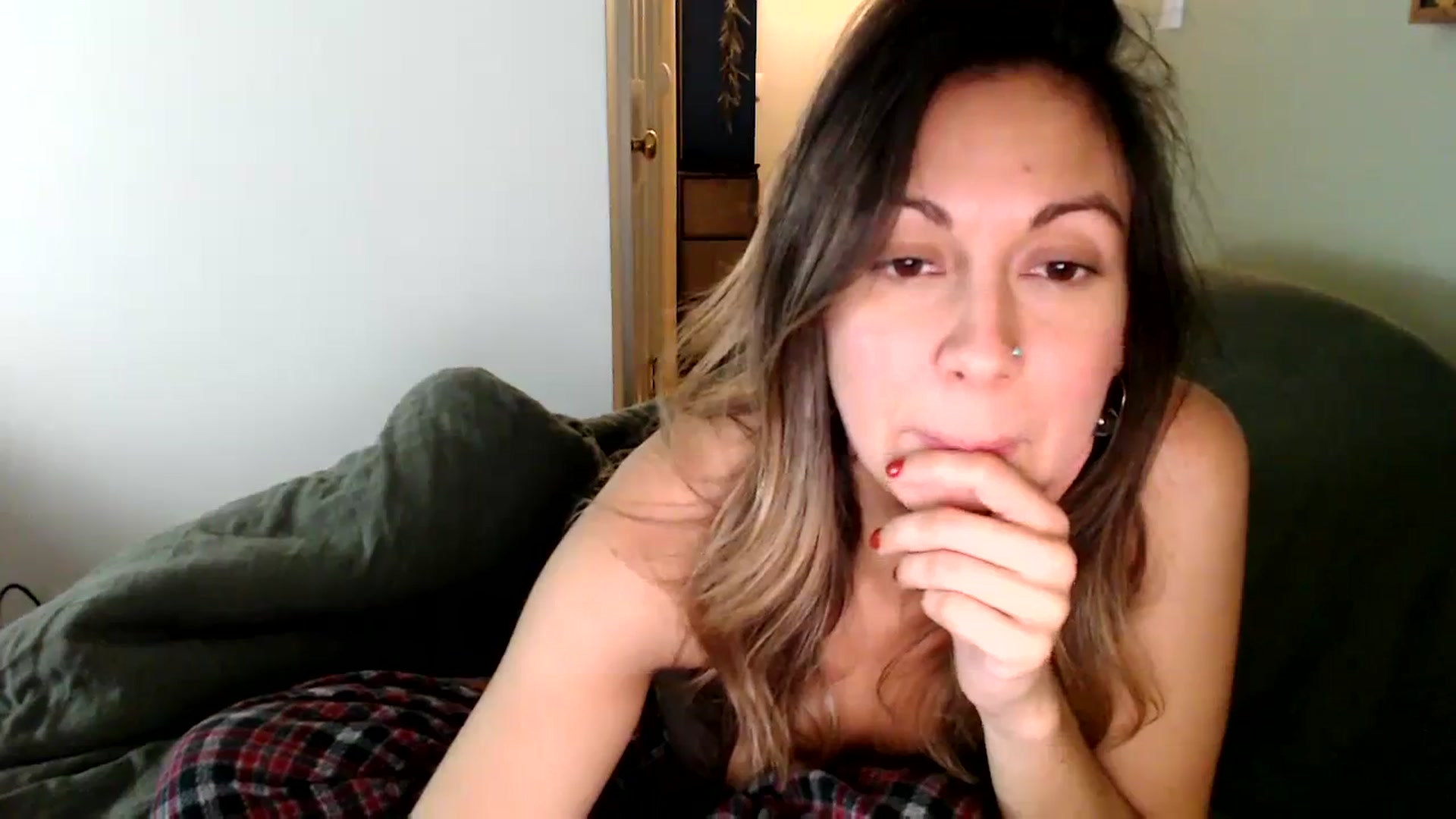 Gallery image thumbnail from Wheres_Willow's myfreecams stream on, 10/27/2023, 08:24 image 18 of 20