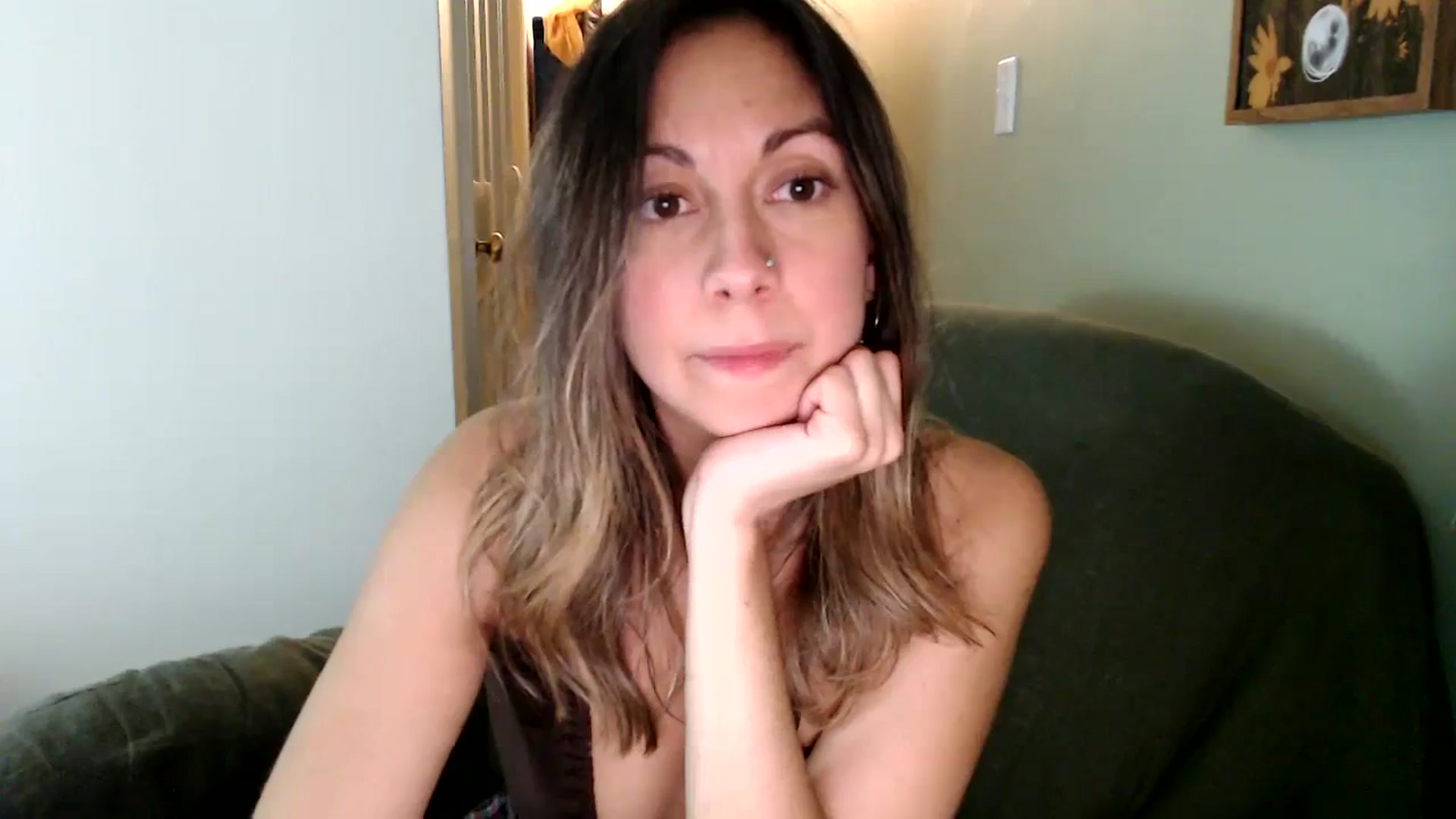 Gallery image thumbnail from Wheres_Willow's myfreecams stream on, 10/27/2023, 08:24 image 4 of 20