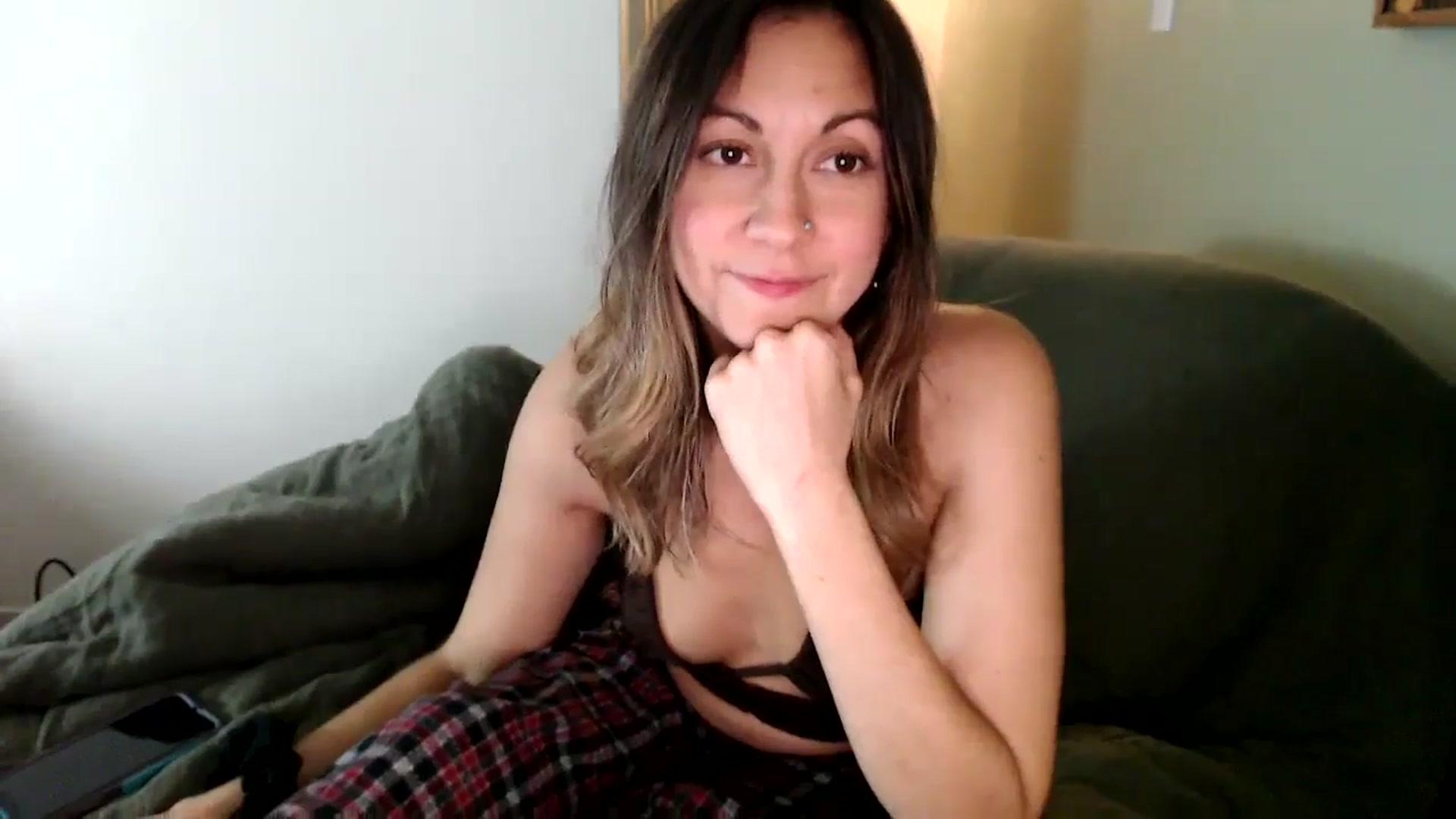 Gallery image thumbnail from Wheres_Willow's myfreecams stream on, 10/27/2023, 08:24 image 10 of 20