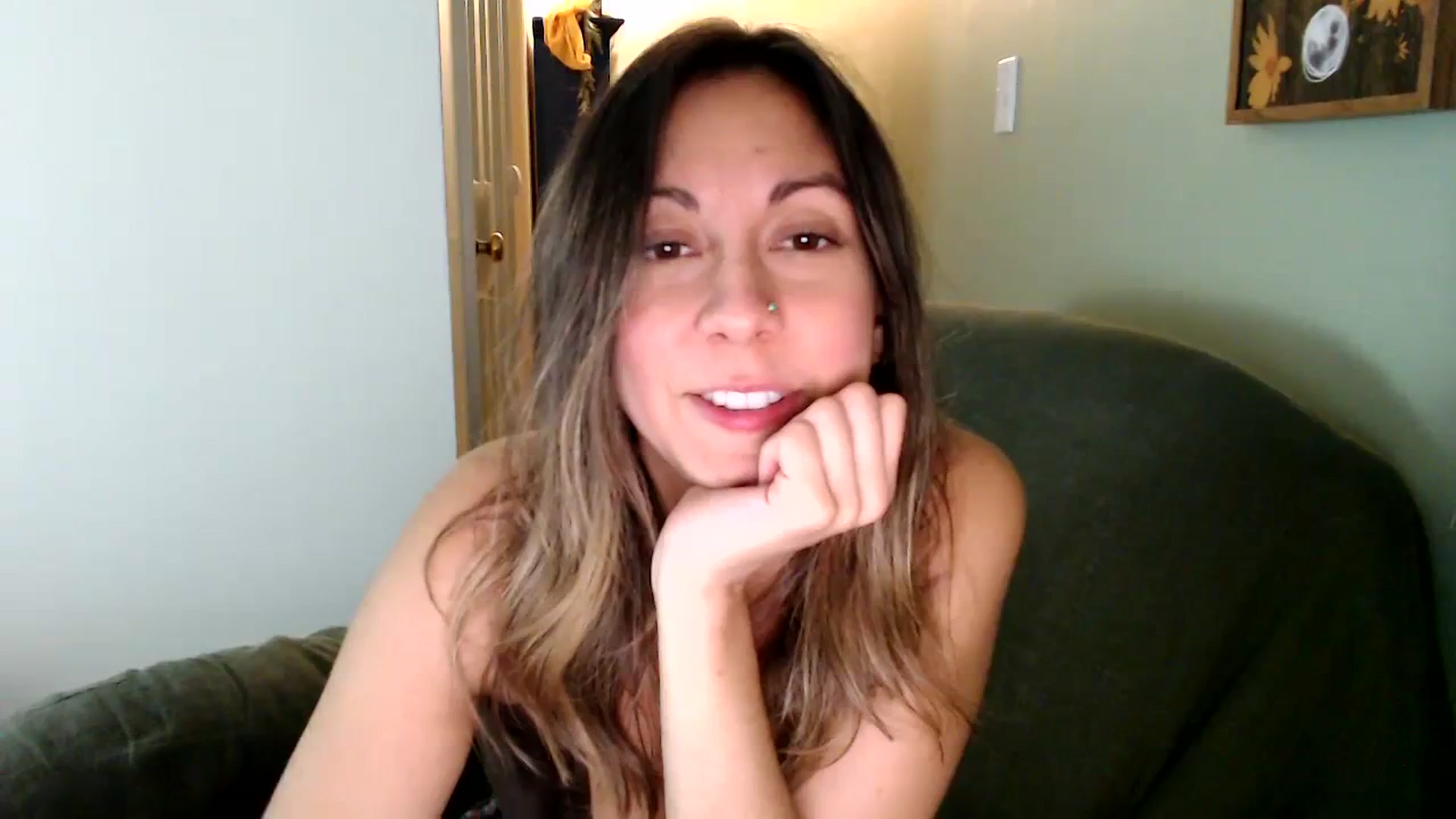 Gallery image thumbnail from Wheres_Willow's myfreecams stream on, 10/27/2023, 08:24 image 5 of 20